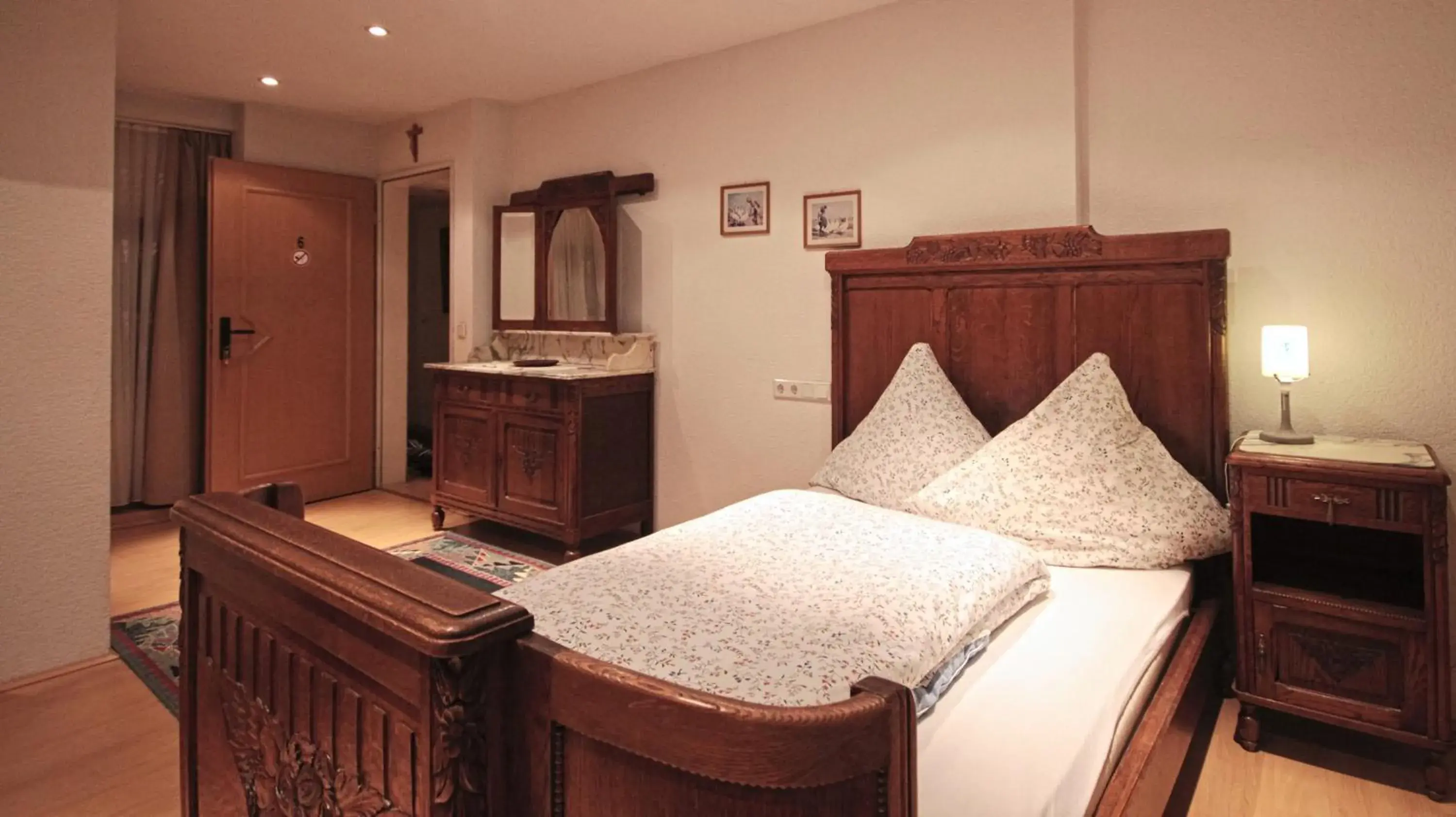 Classic Quadruple Room in Hotel zum Schwan Weilerswist Classic Quadruple Room in Hotel zum Schwan Weilerswist