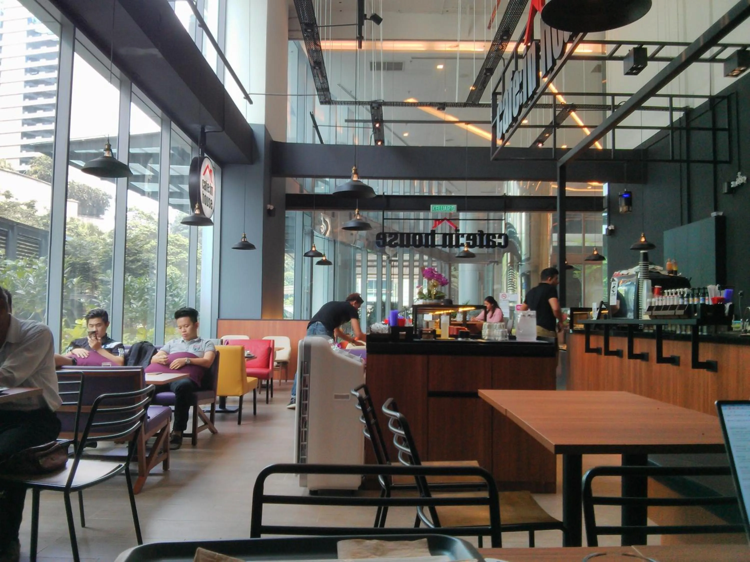 Restaurant/places to eat in Signature Apartment at Mercu Summer Suites KLCC