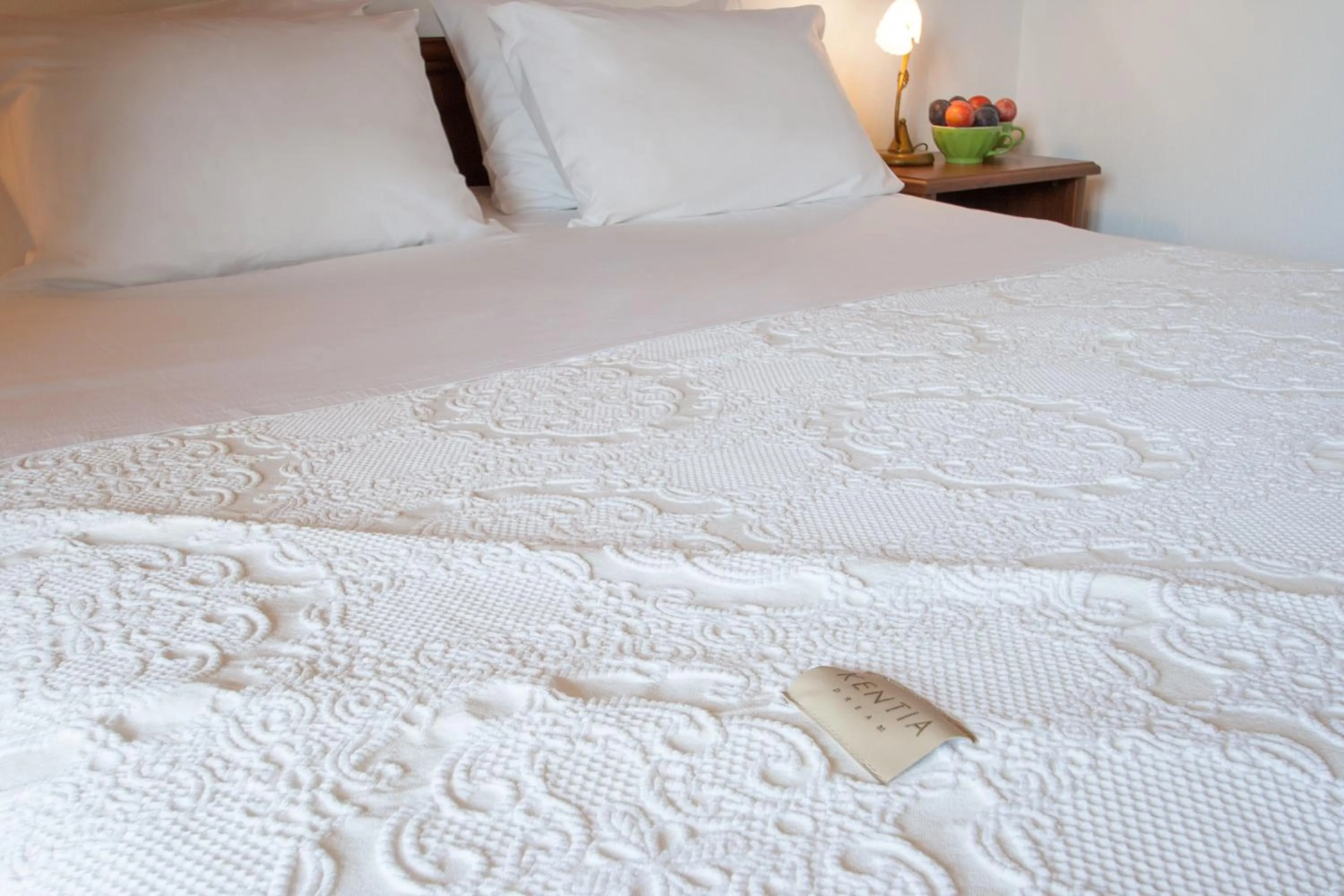 Bed in Four Seasons Villas