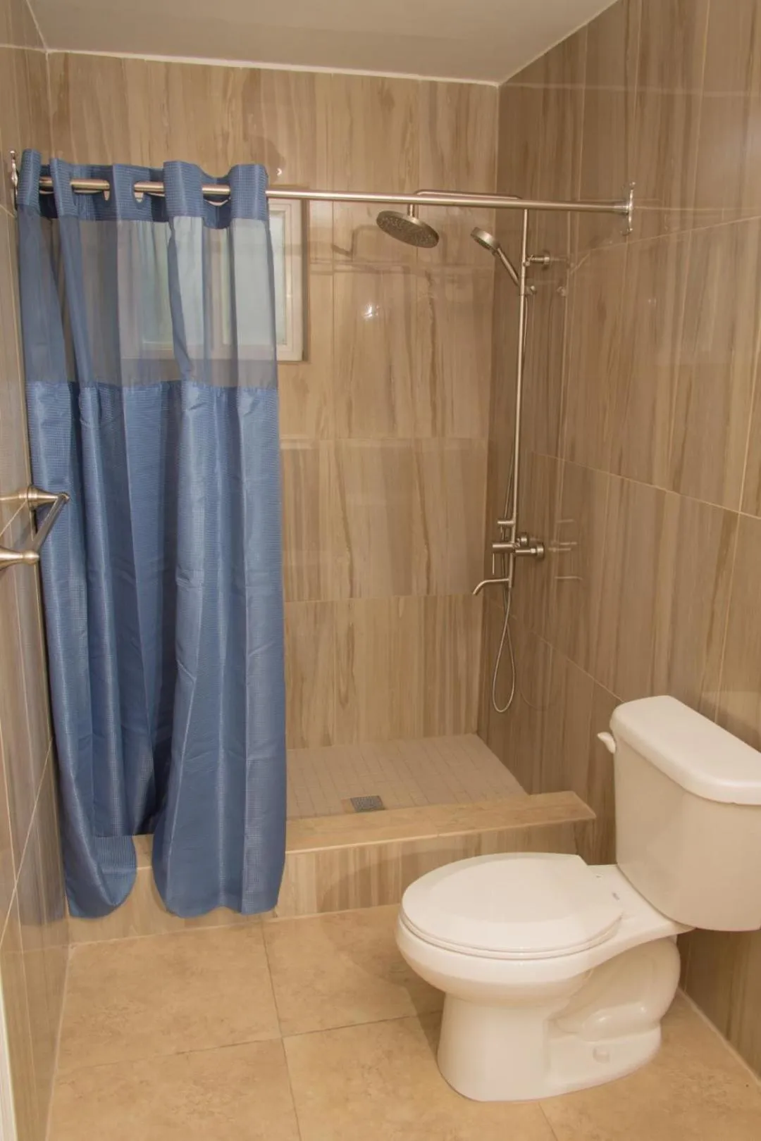 Shower in Lord Nelson Hotel & Residences