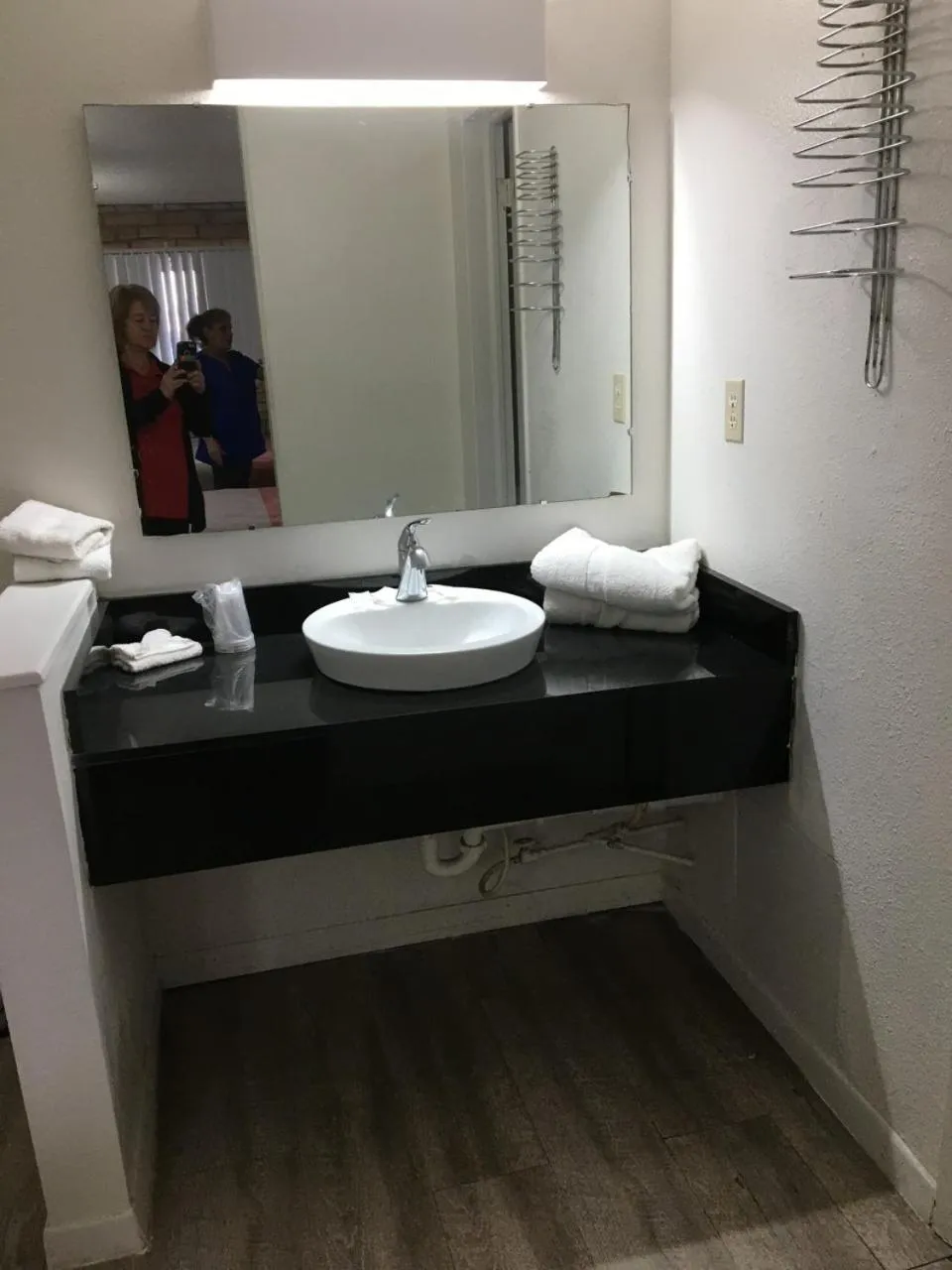 Bathroom in Sands Motel