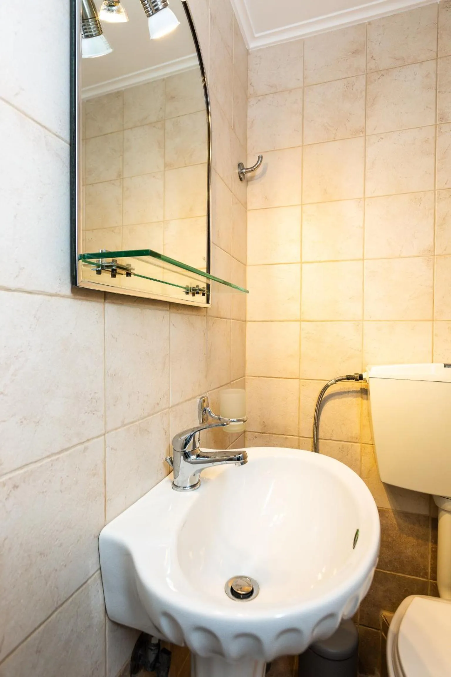 Toilet in Birais Beach Studios