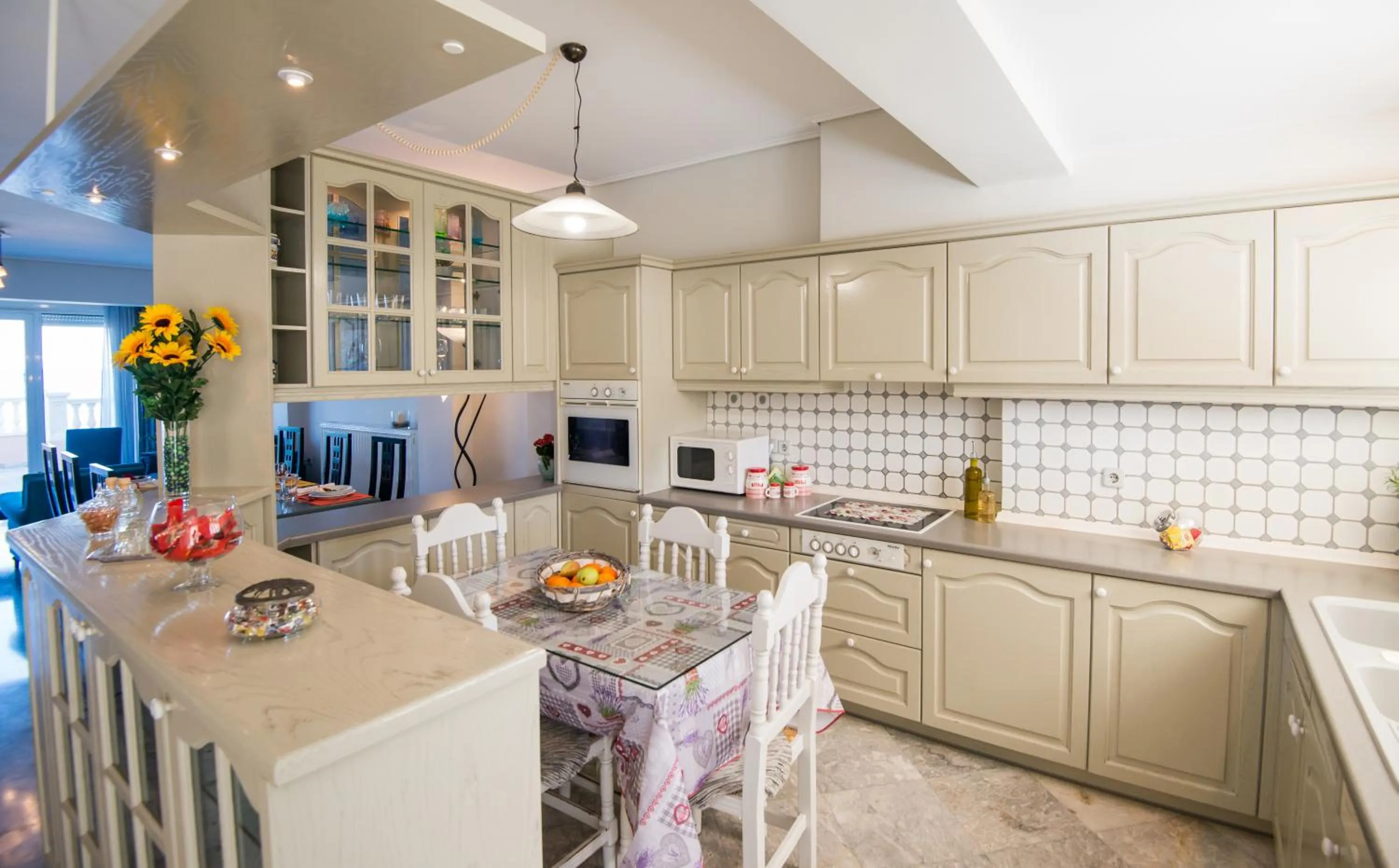 Area and facilities in Birais Beach Studios