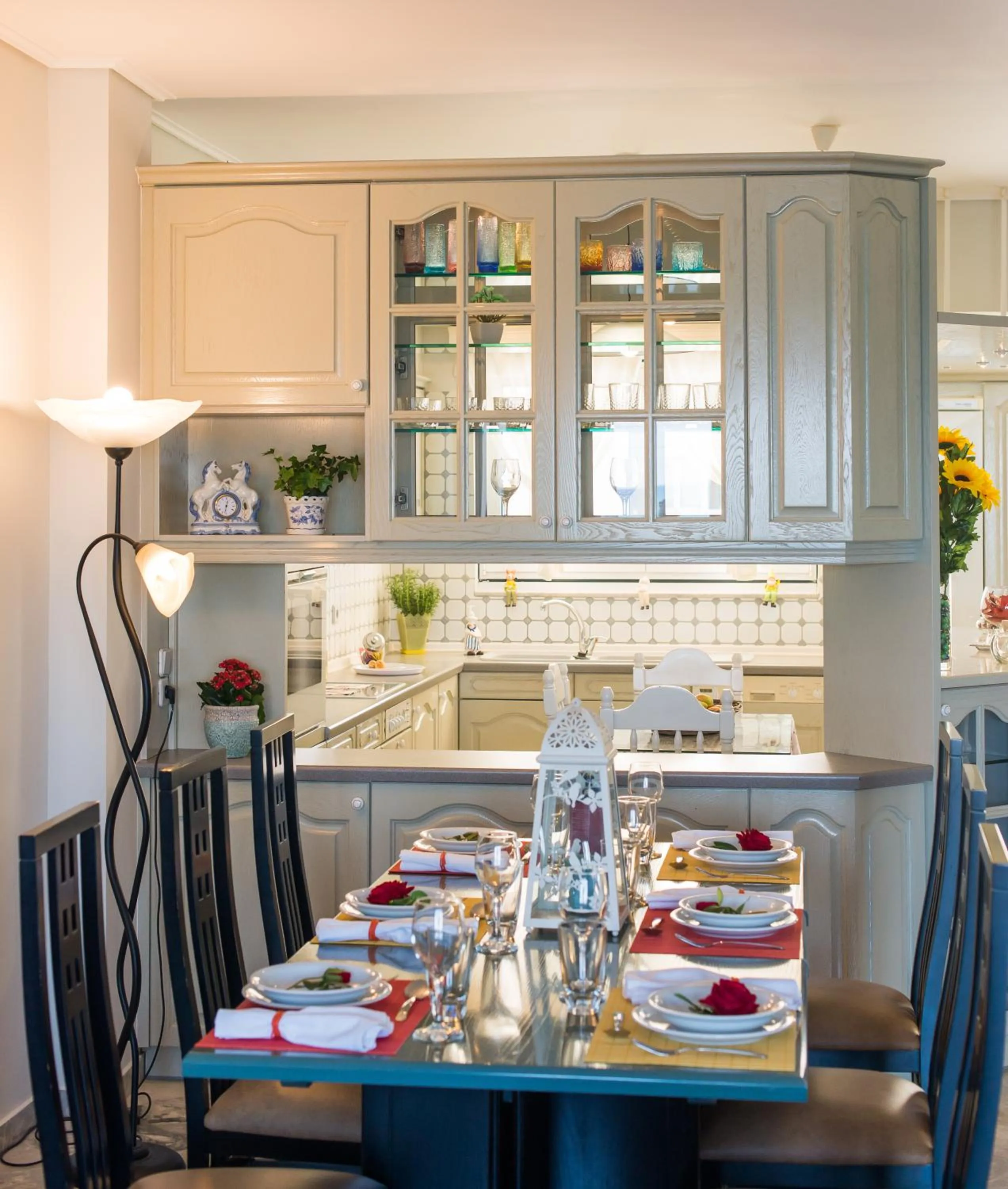 Kitchen or kitchenette in Birais Beach Studios