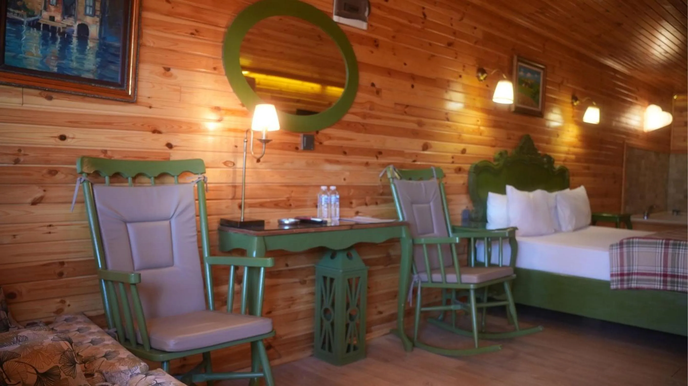 Photo of the whole room, Bed in Treetops Park Hotel