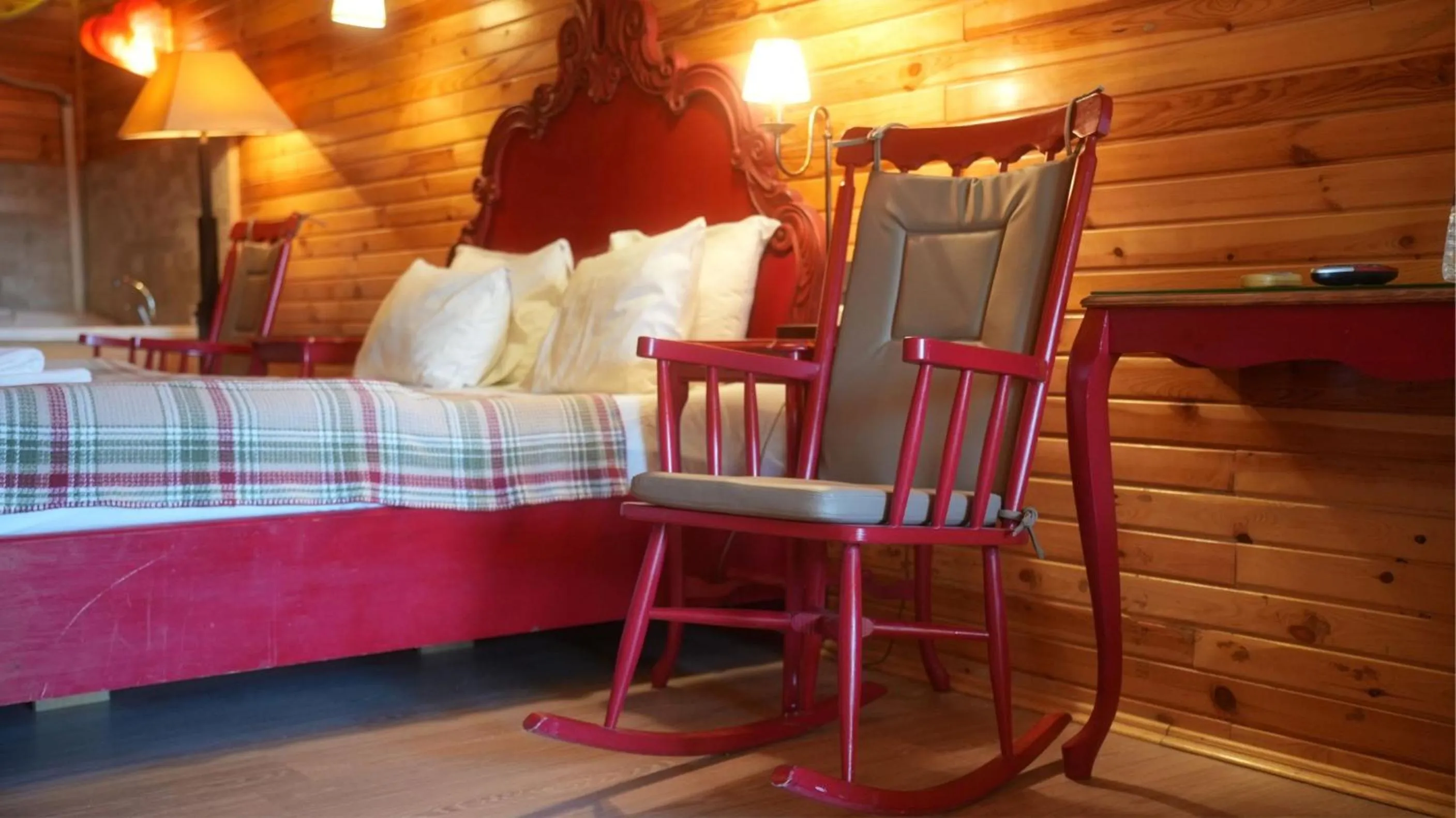 Bed in Treetops Park Hotel