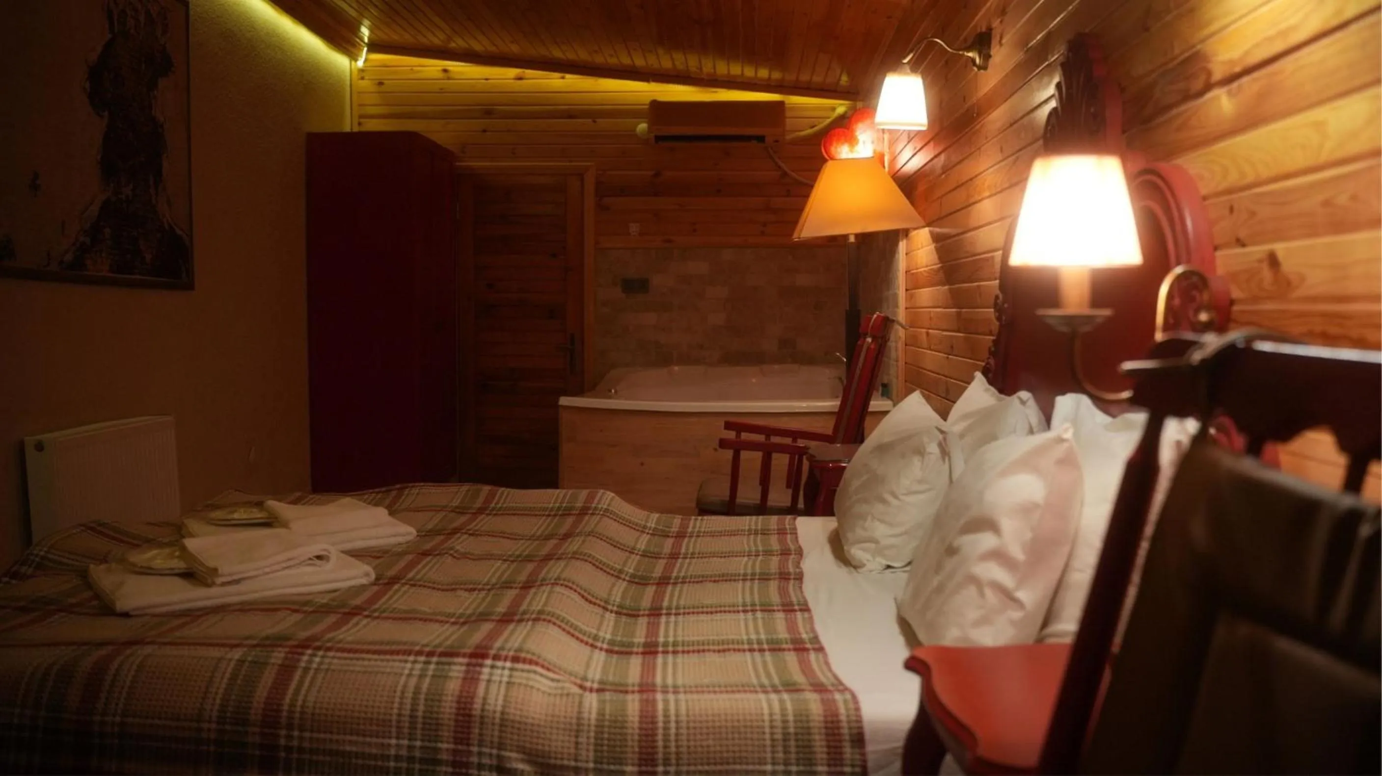 Photo of the whole room, Bed in Treetops Park Hotel