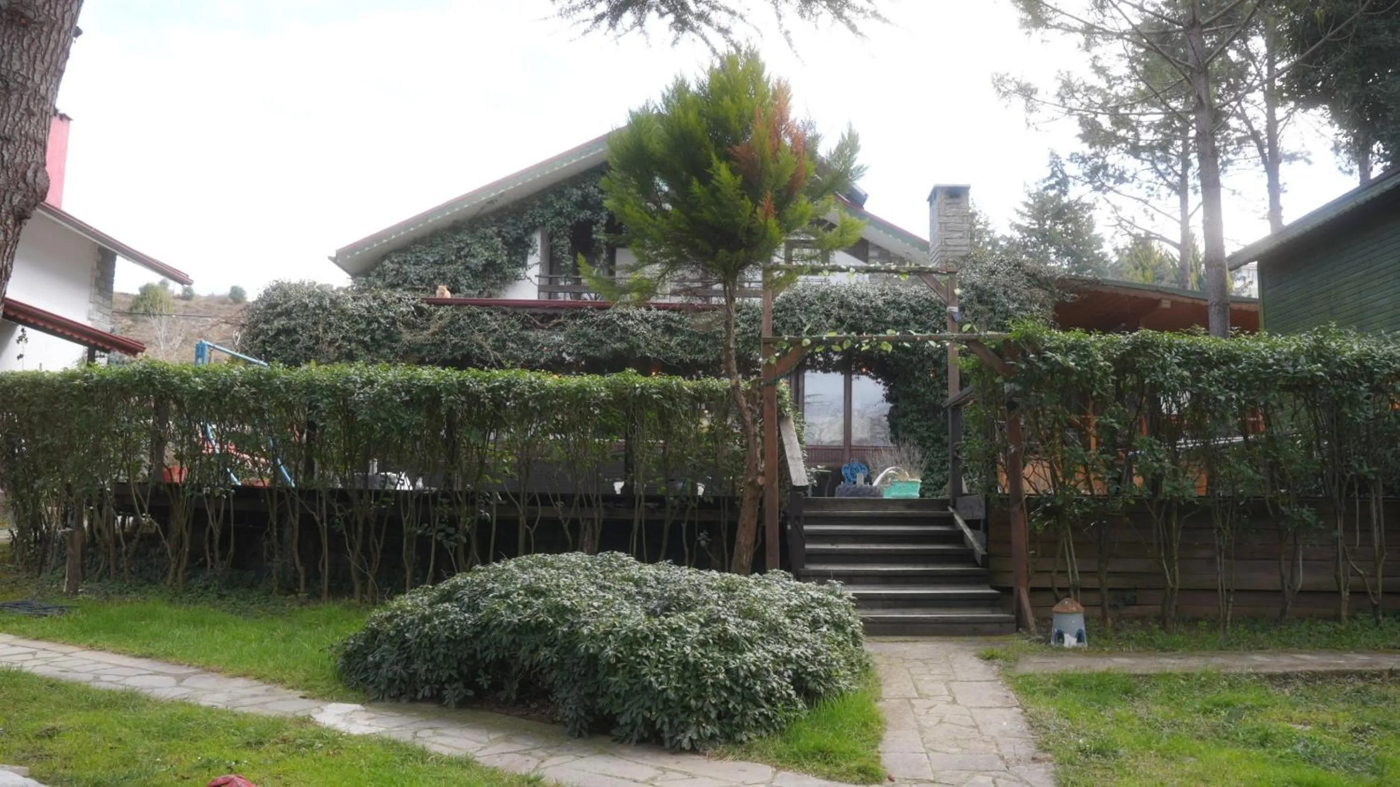 Property building in Treetops Park Hotel