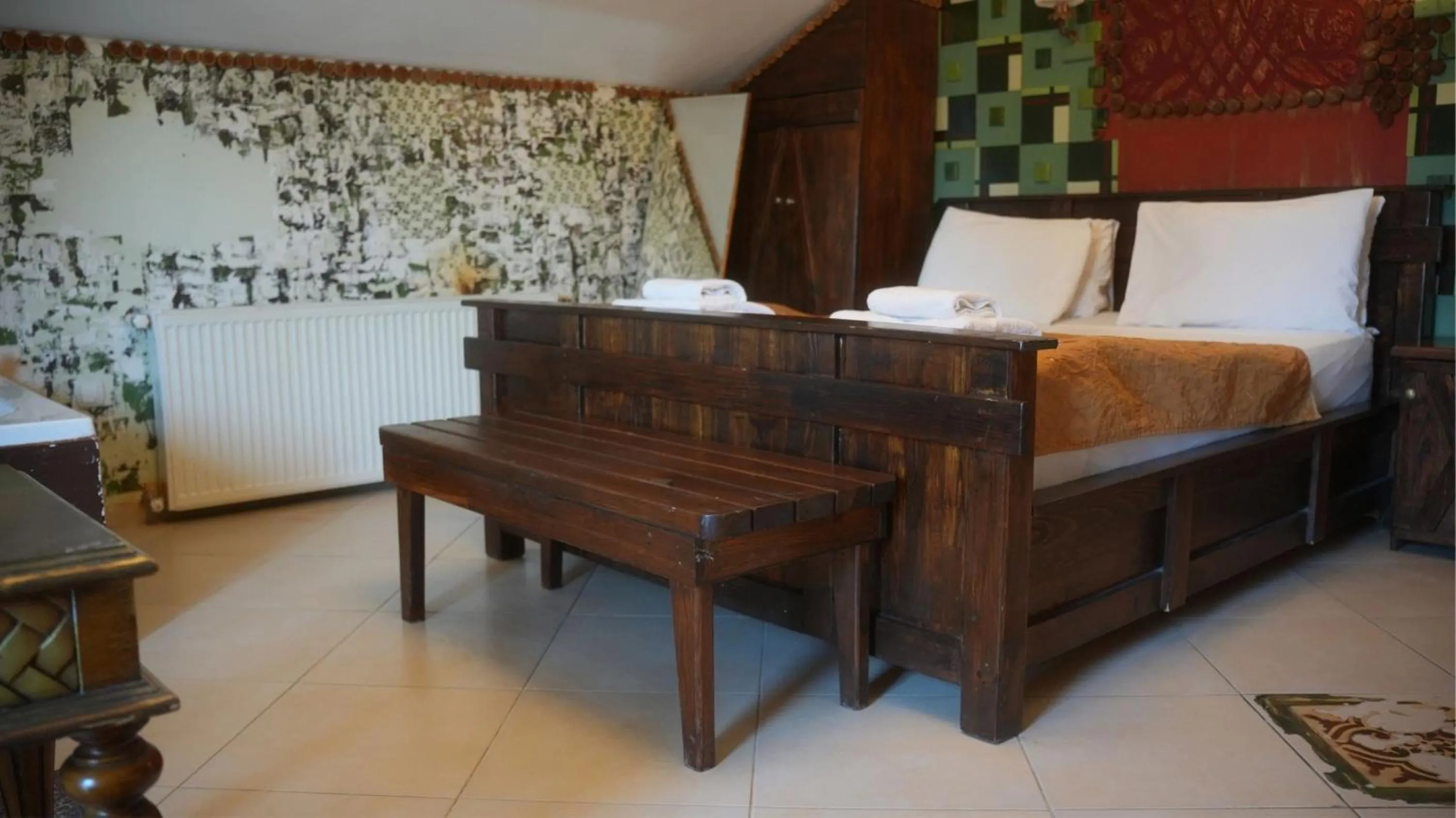 Bed in Treetops Park Hotel