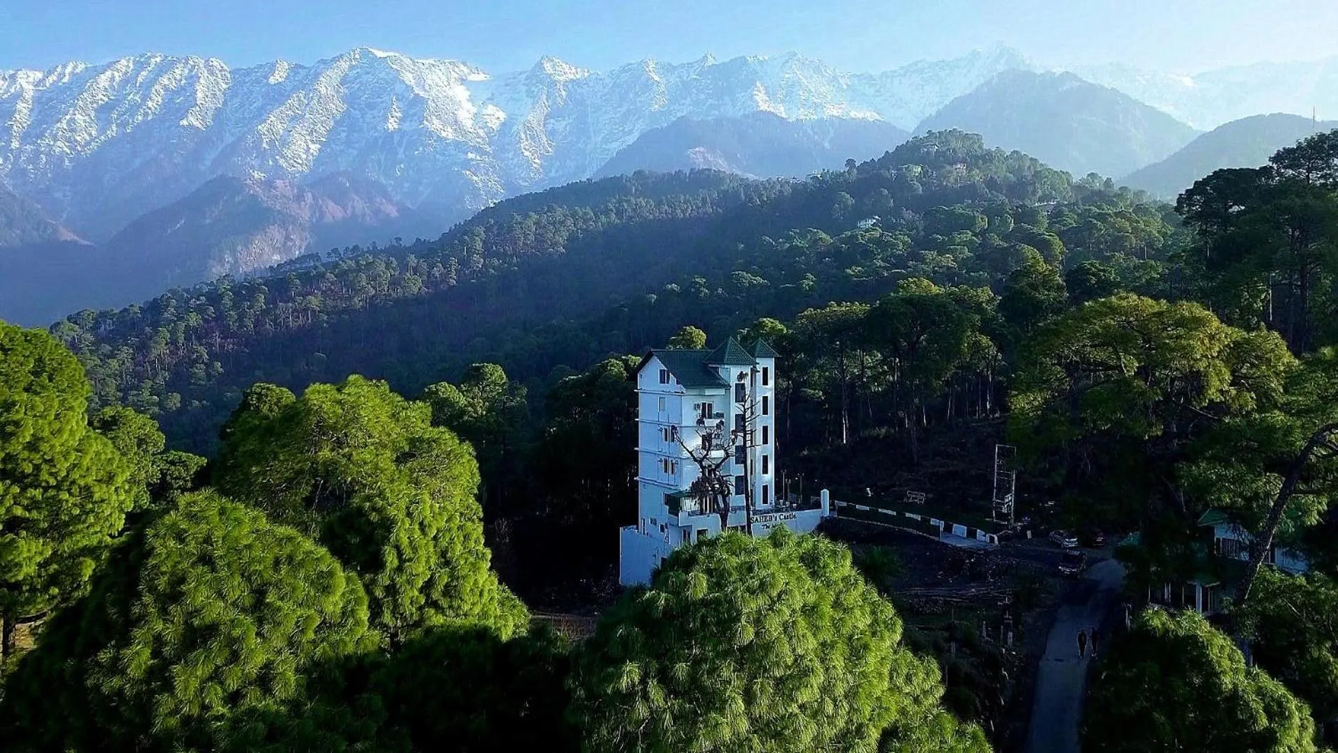 Property building in Hotel Saheb's Castle - Best Mountain View & Jacuzzi Suites, McLeodganj