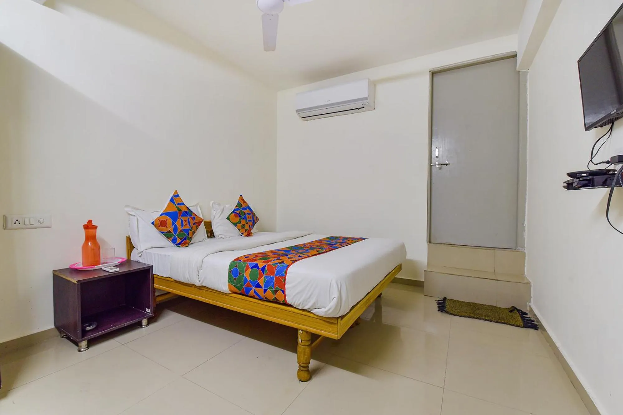 Bed in Via Himalaya Inn