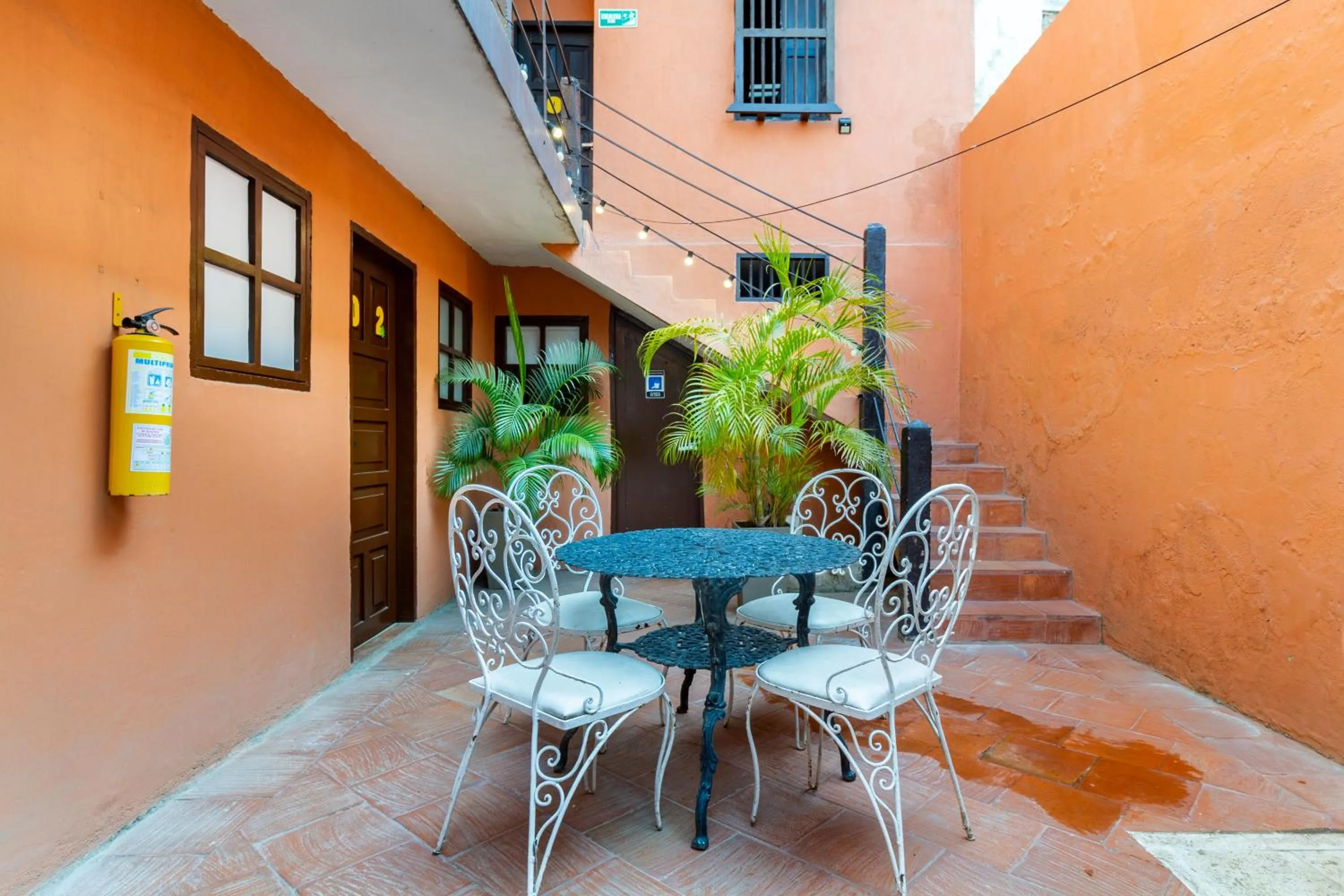 Patio in Gagaka Rua hostel