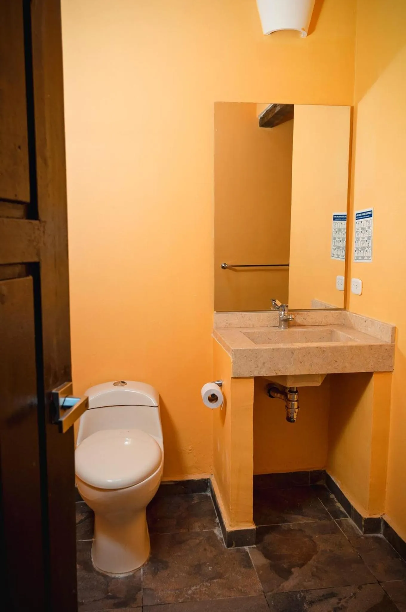 Bathroom in Gagaka Rua hostel