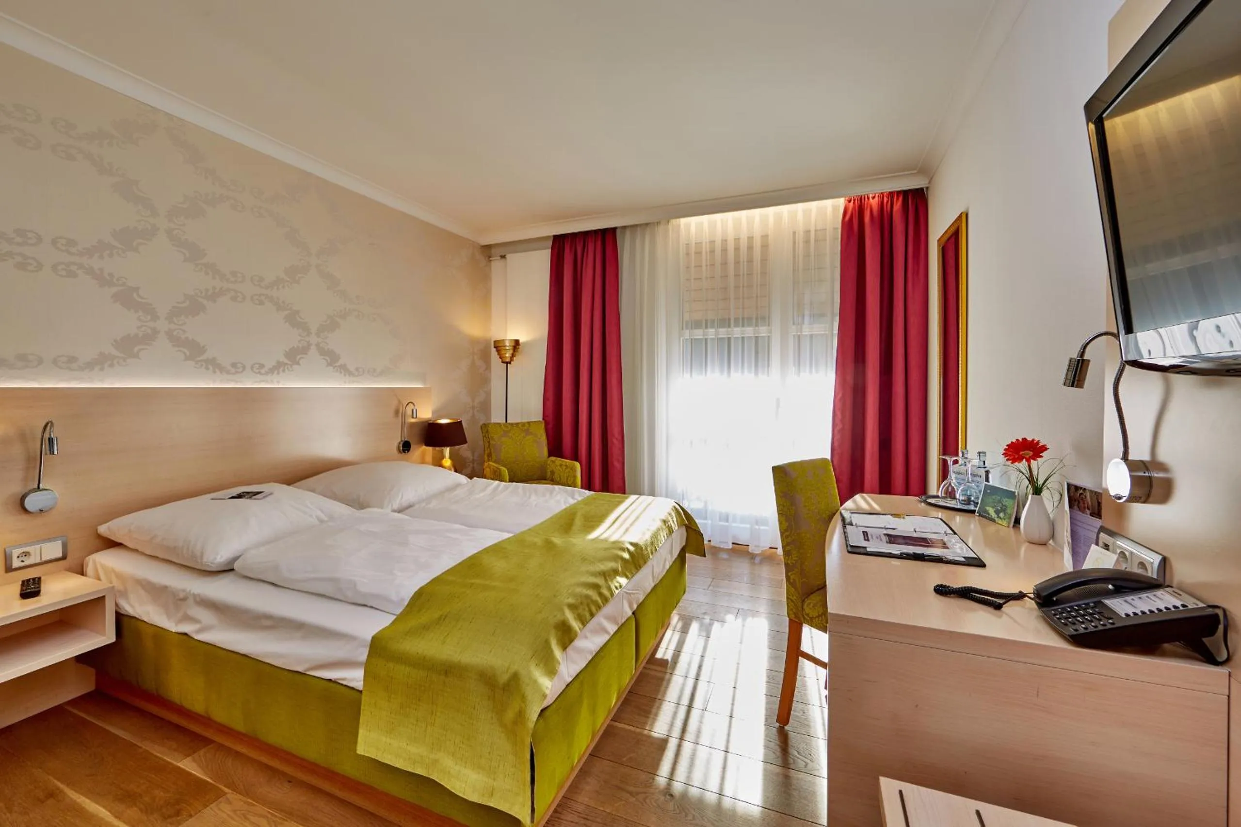 Photo of the whole room, Bed in Hotel am Badersee