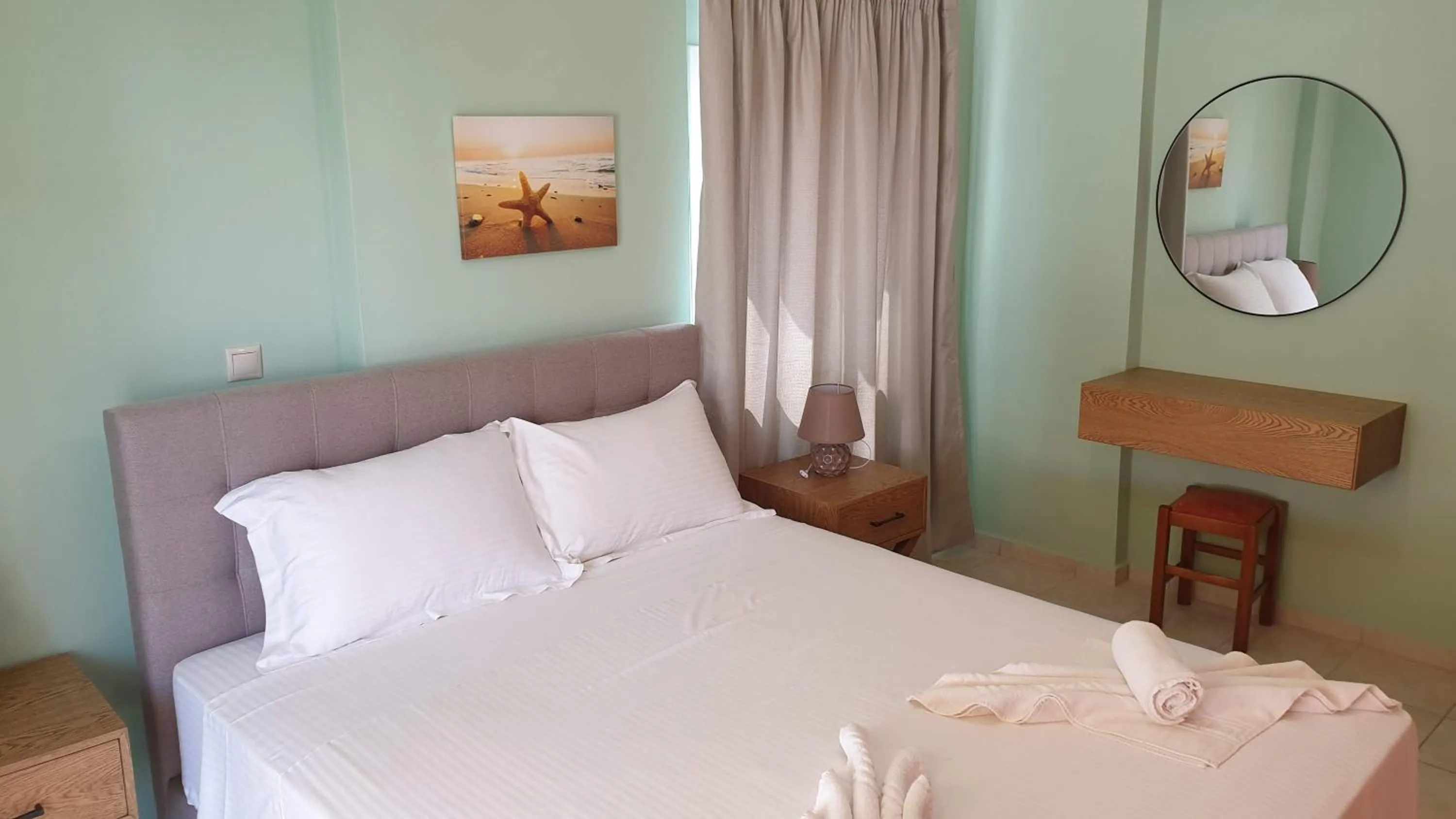 Bed in Bayside Apartments