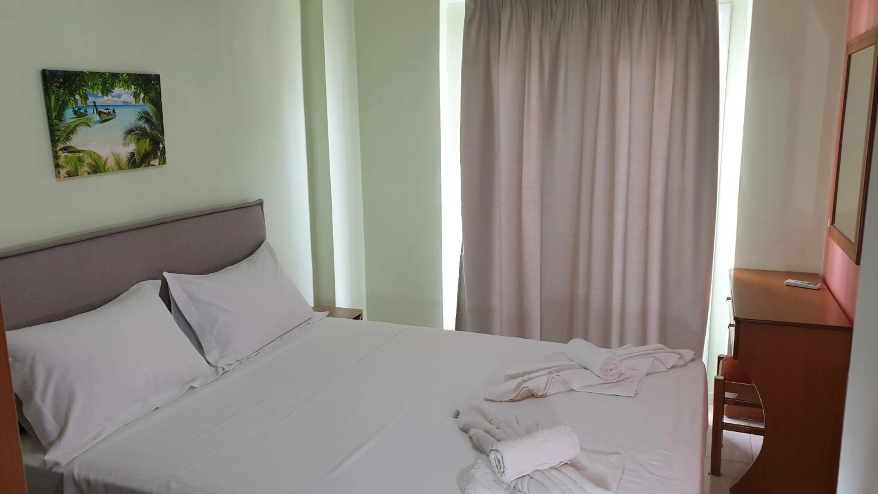 Bed in Bayside Apartments