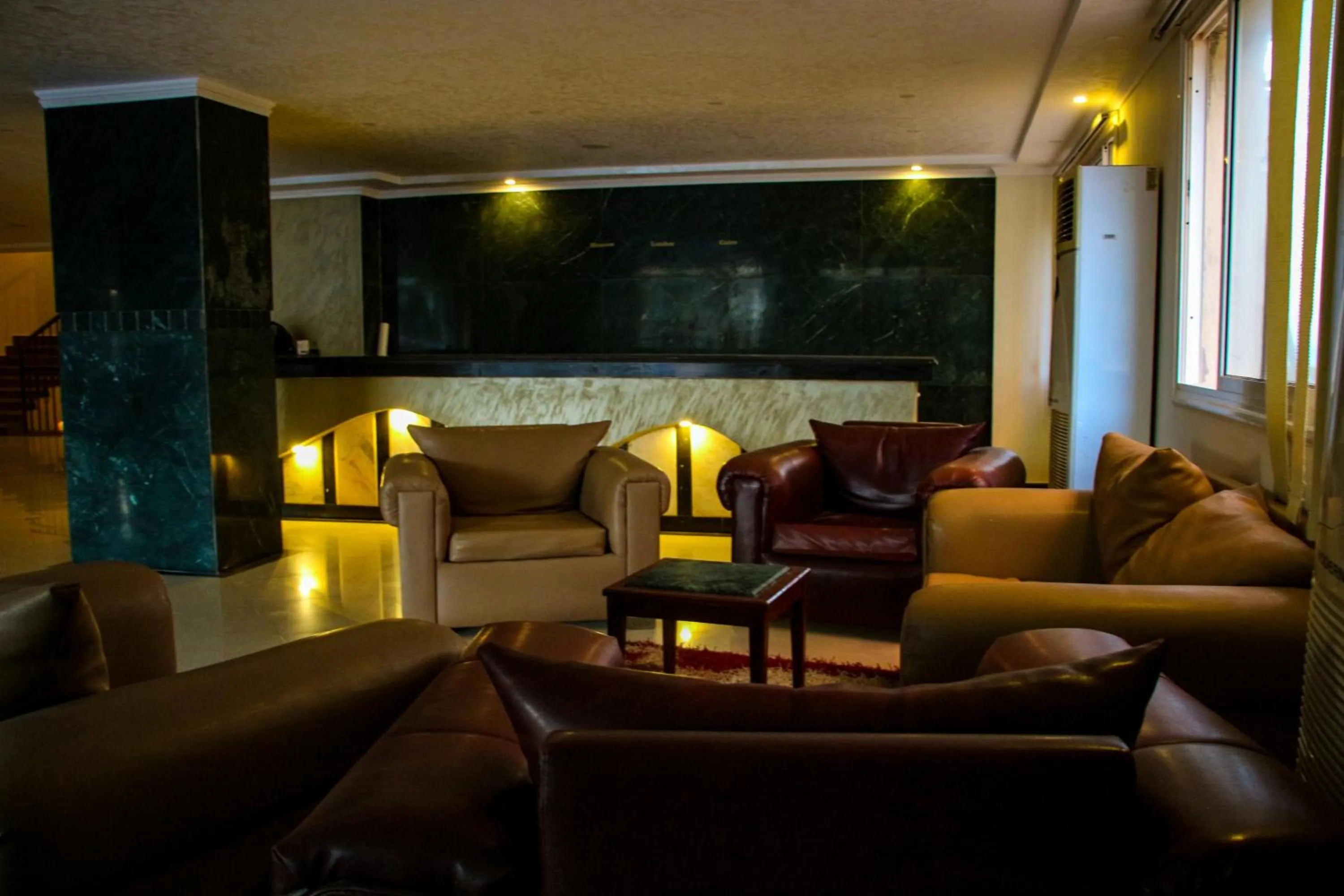 Boulevard Apartment Hotel