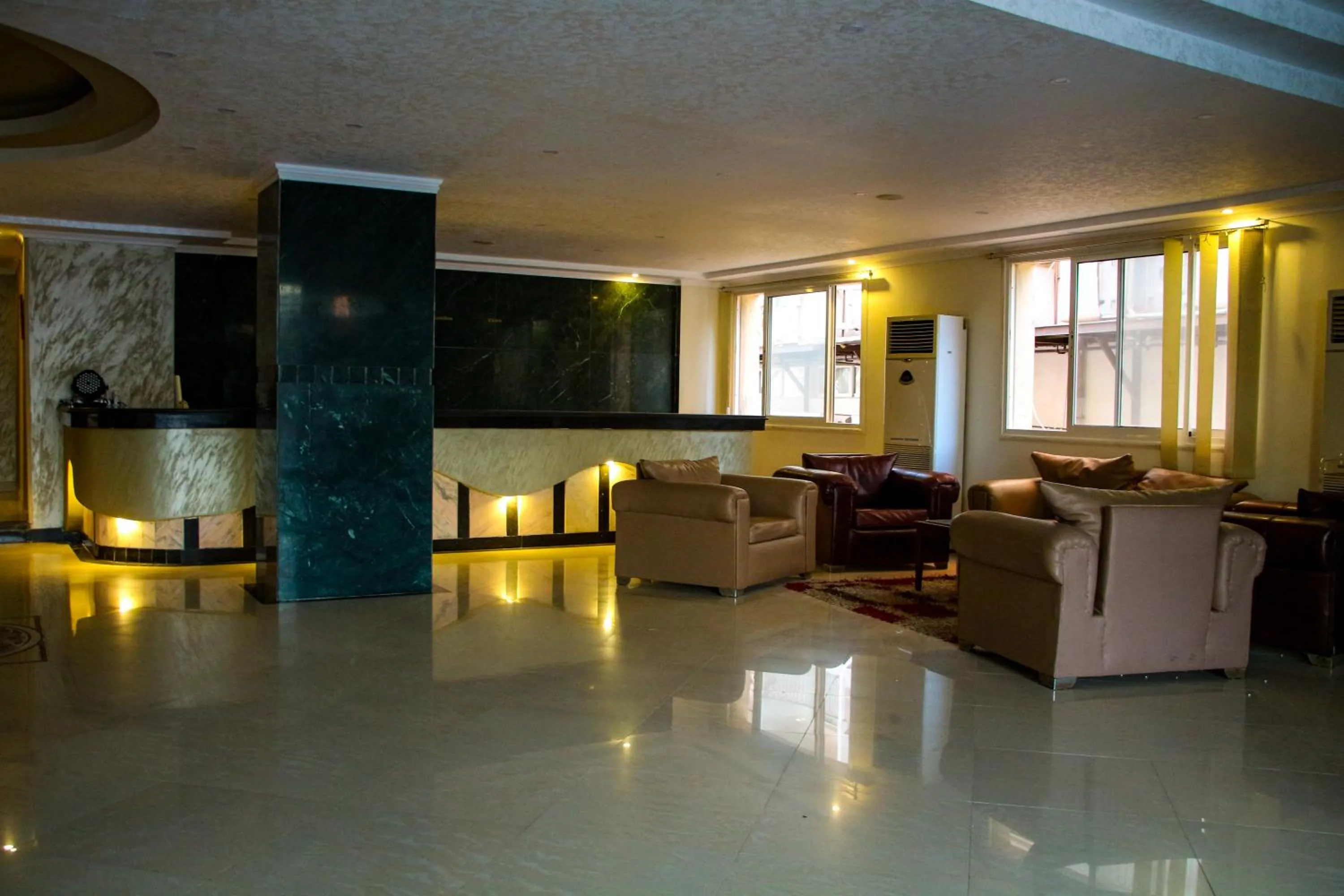 Boulevard Apartment Hotel