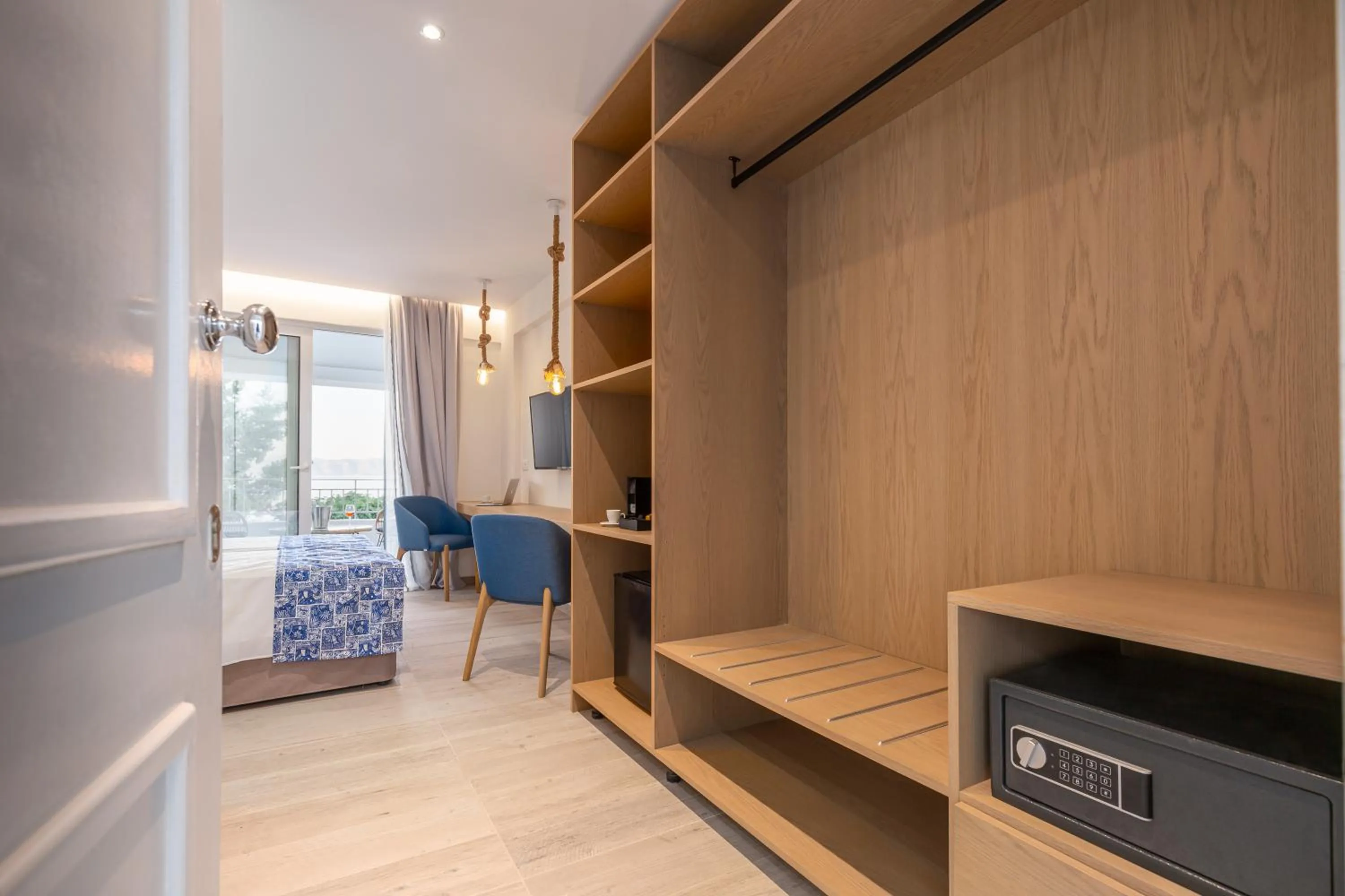 Bedroom in Sirocco Hotel