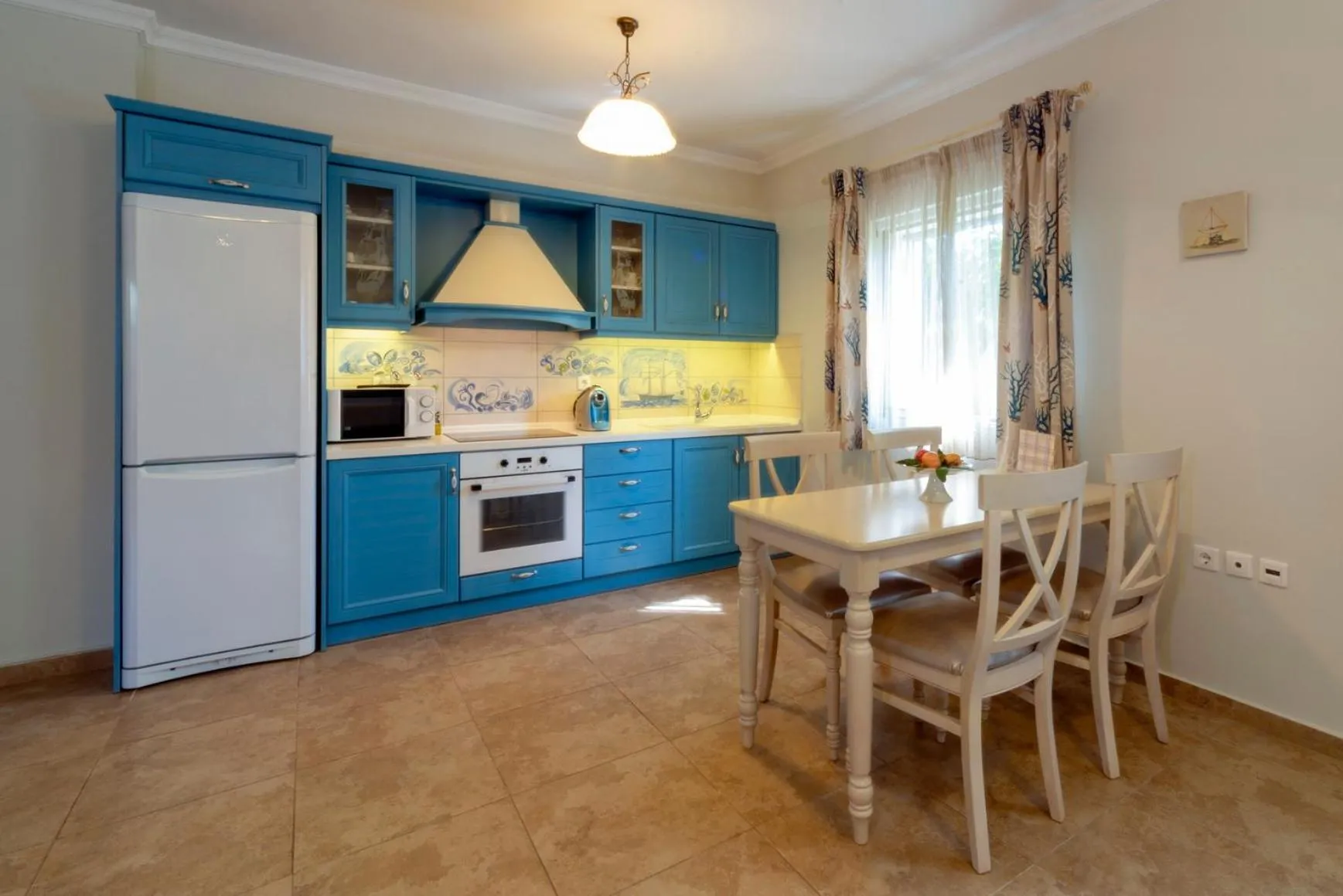 Coffee/tea facilities in Nautilus Luxury Suites