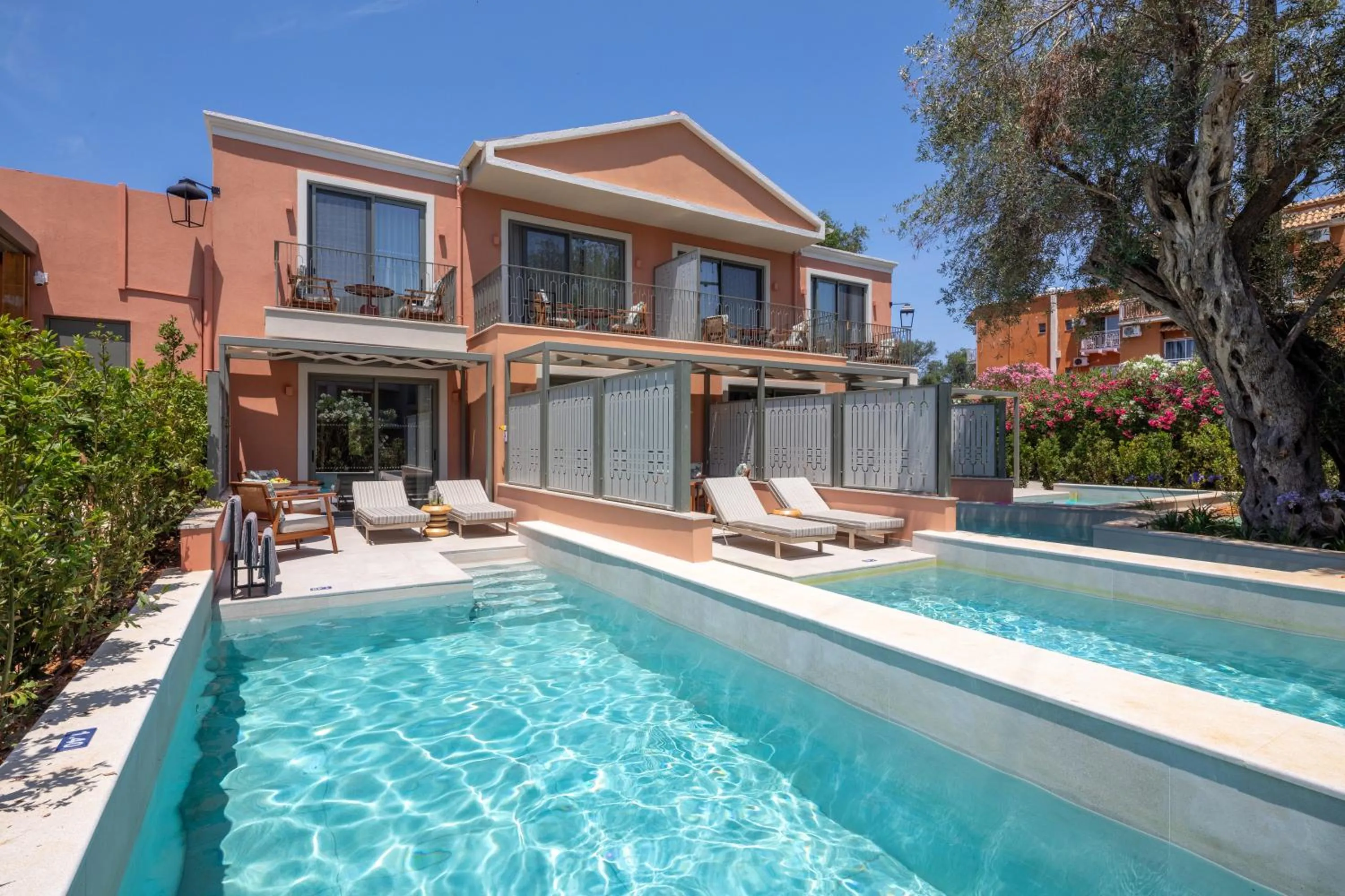 Patio in SENTIDO Apollo Palace