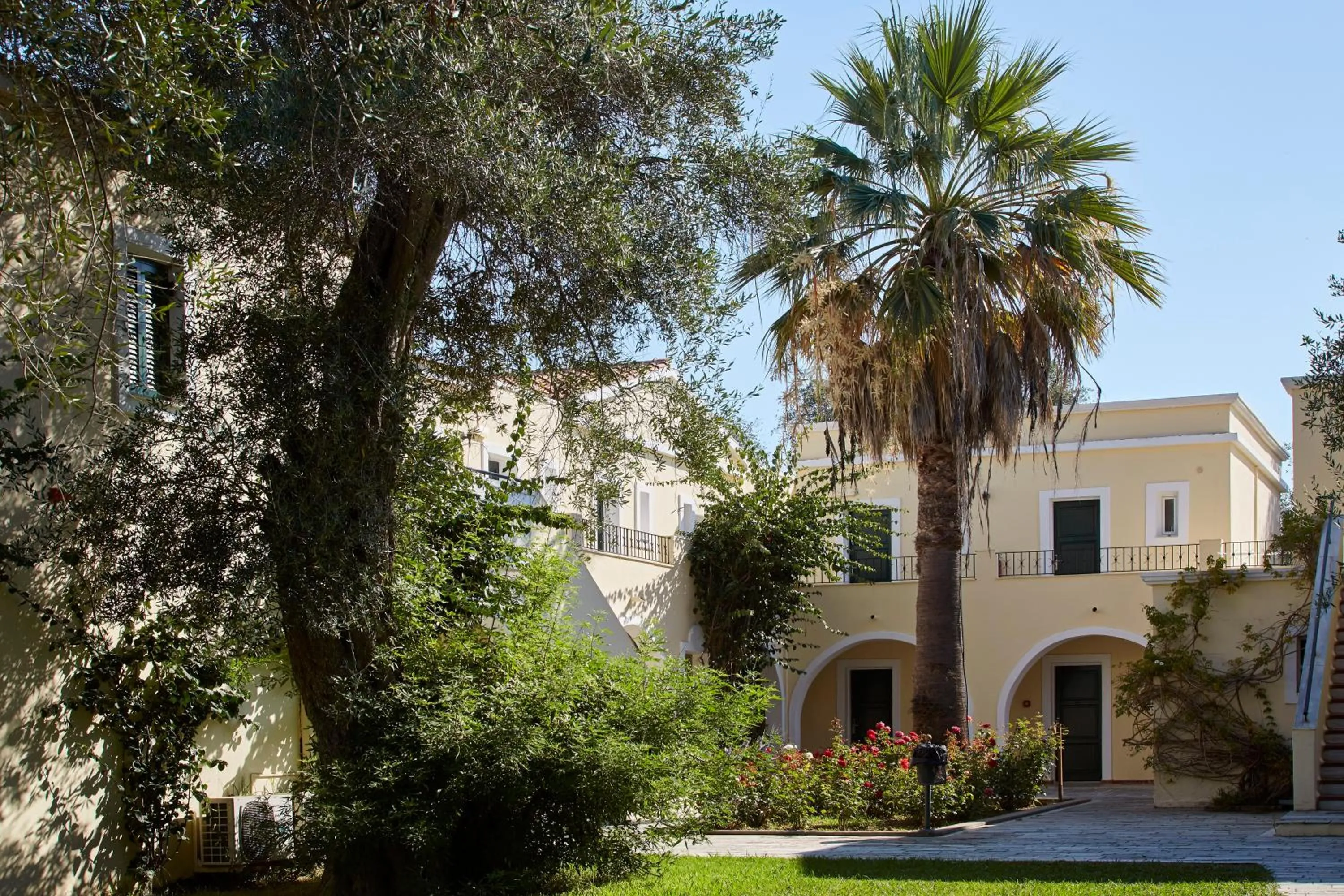 Garden in SENTIDO Apollo Palace