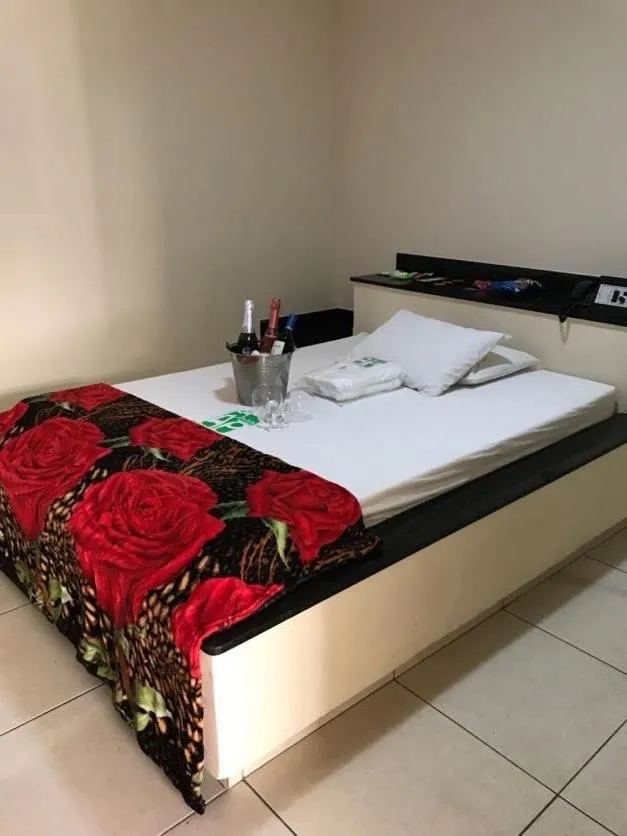 Bed in Motel& Hotel Apê Goiânia !!!