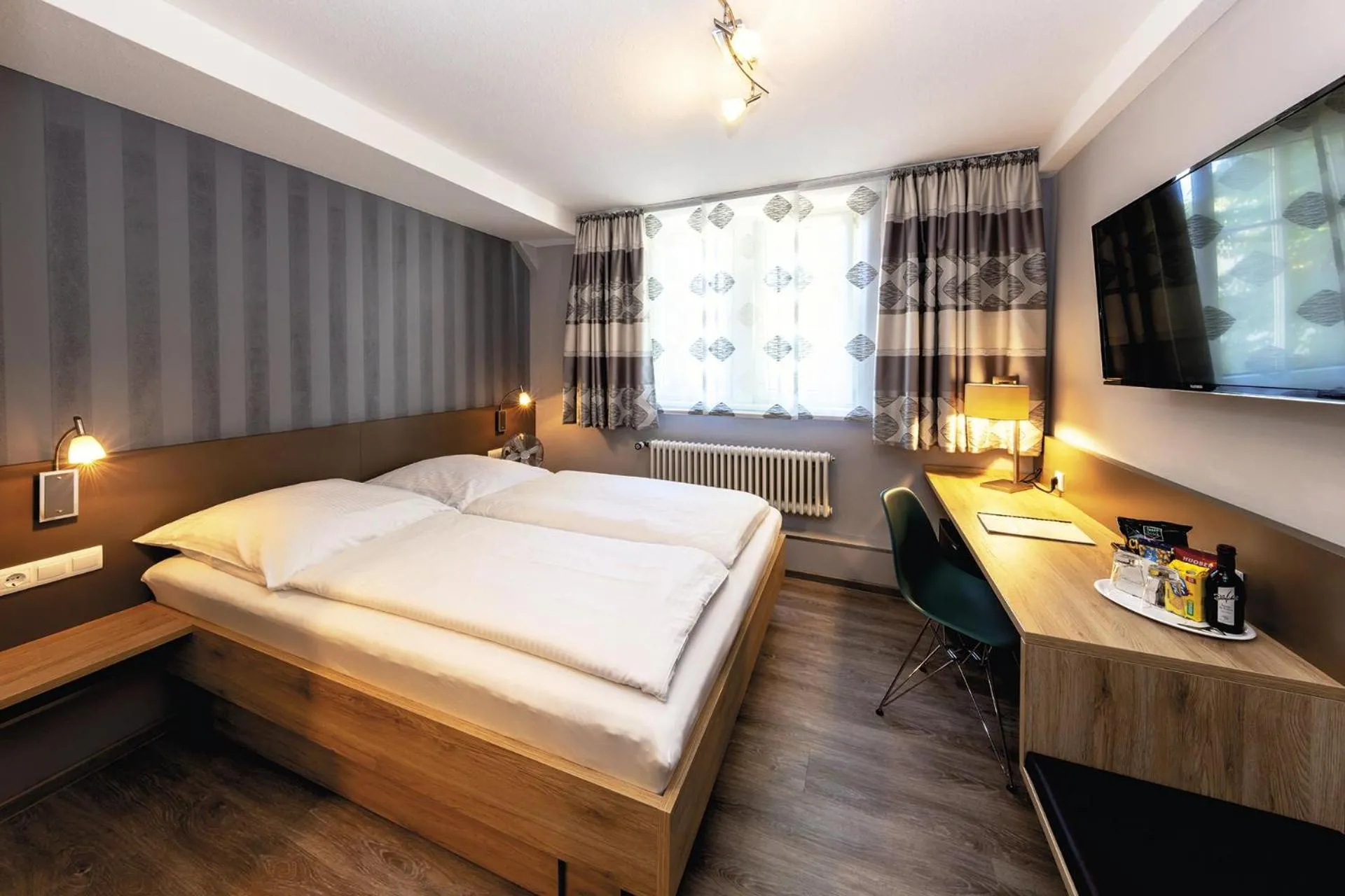 Photo of the whole room, Bed in Gasthaus zum Ochsen