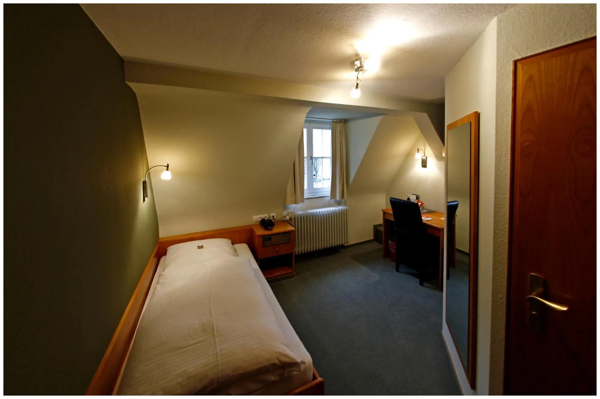 Day, Bed in Gasthaus zum Ochsen