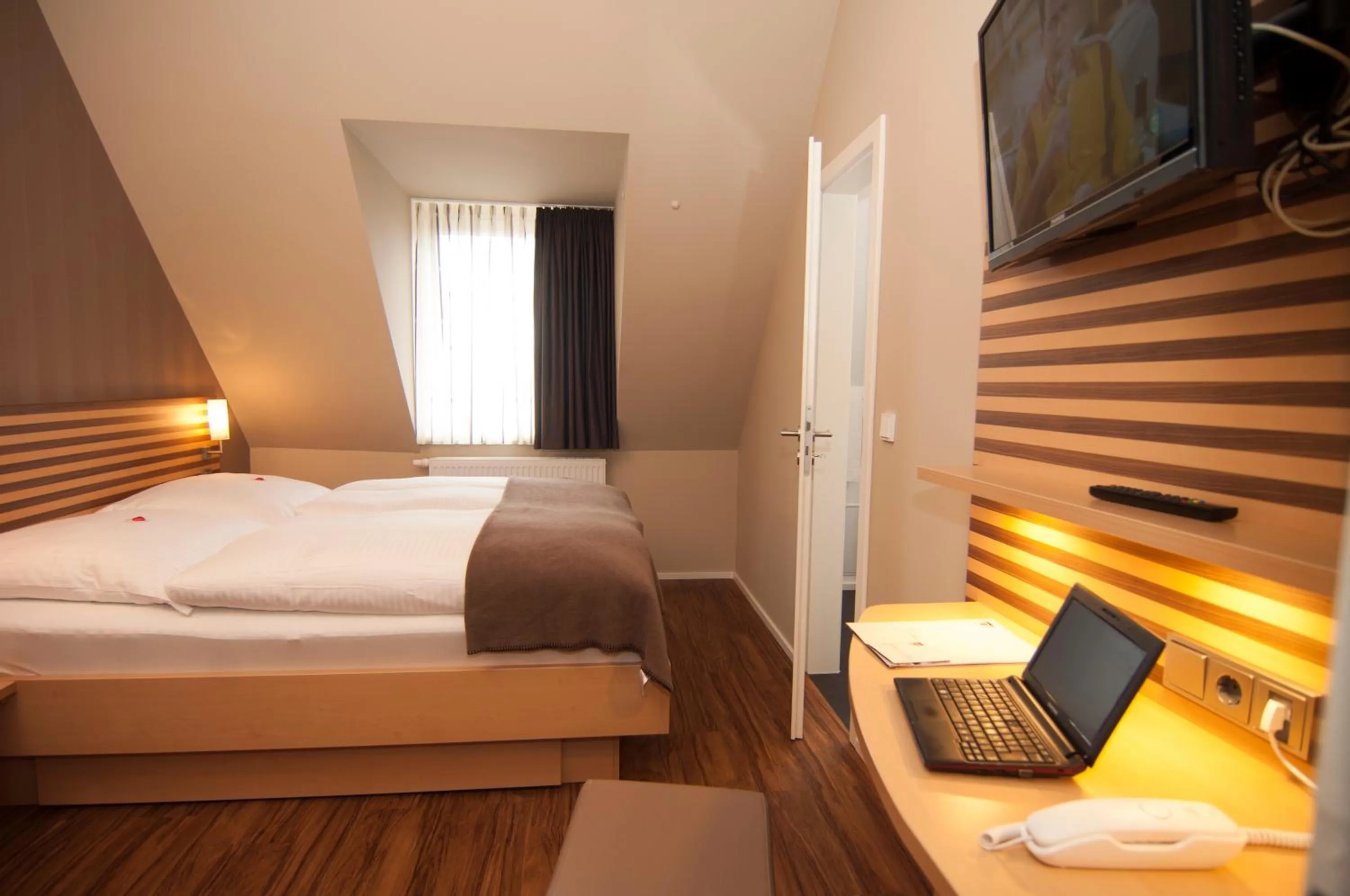 Day, Bed in Gasthaus zum Ochsen