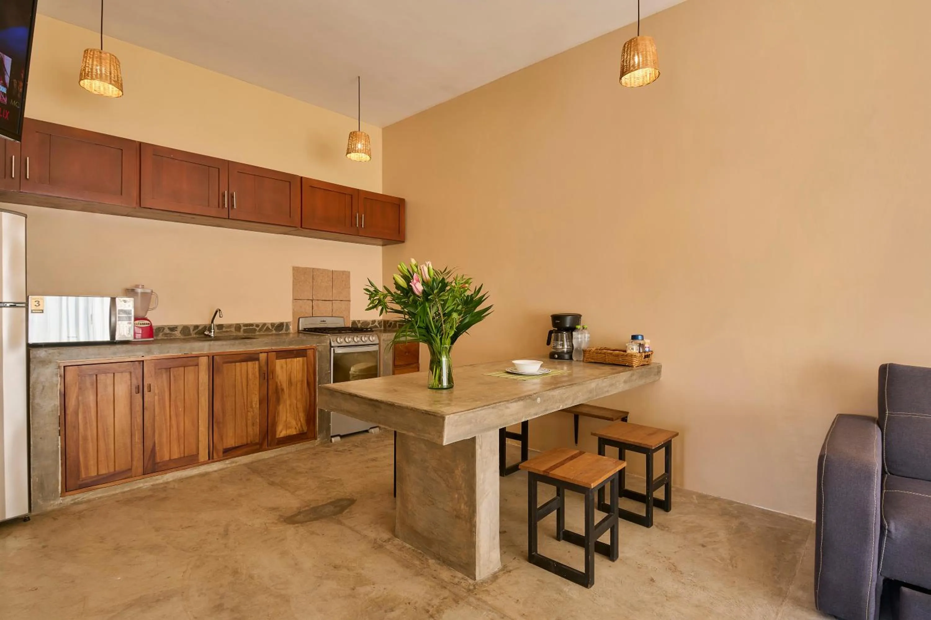 Dining area in Lya Beach House