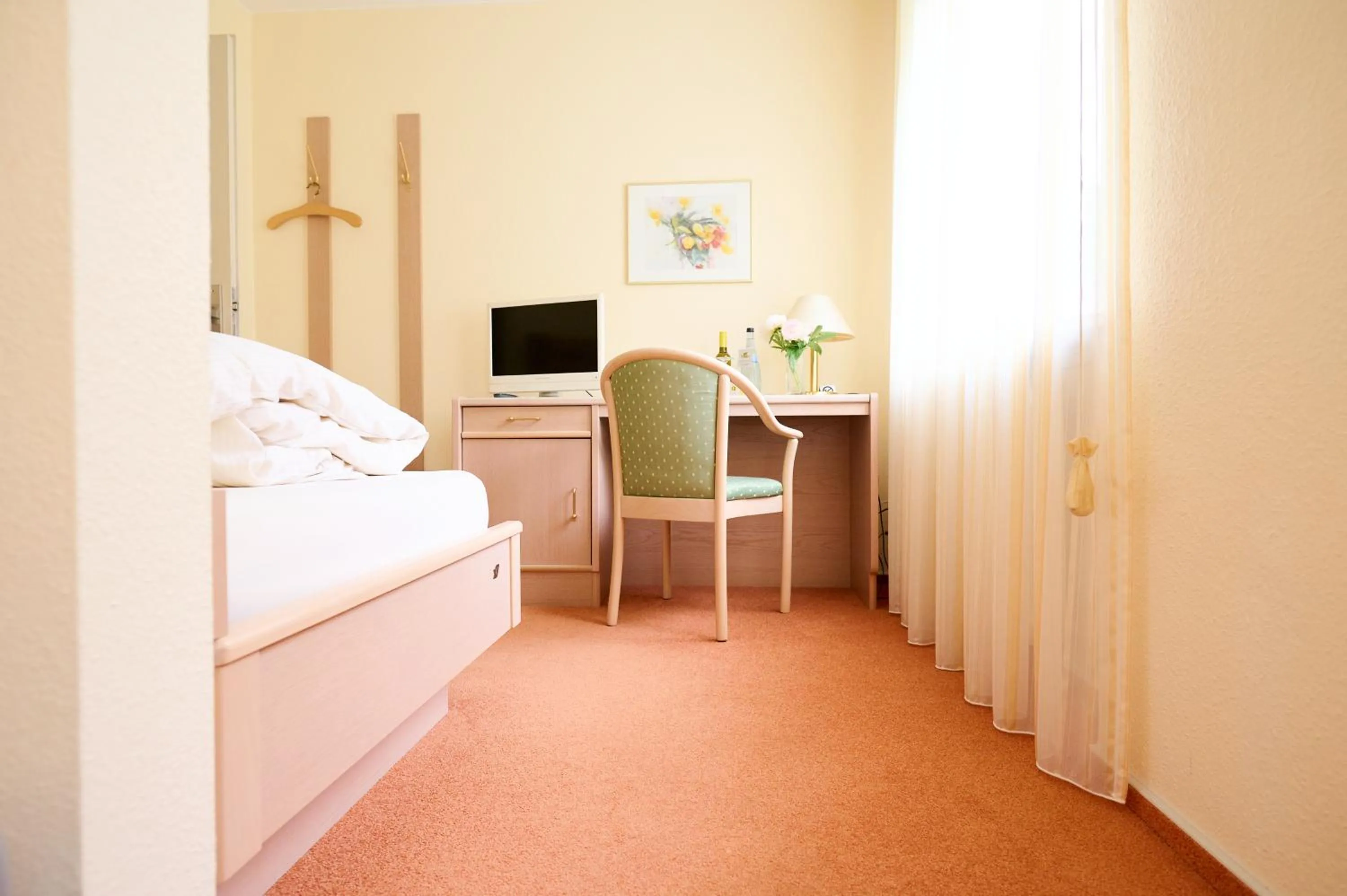 Photo of the whole room, Bed in Hotel Morgensonne