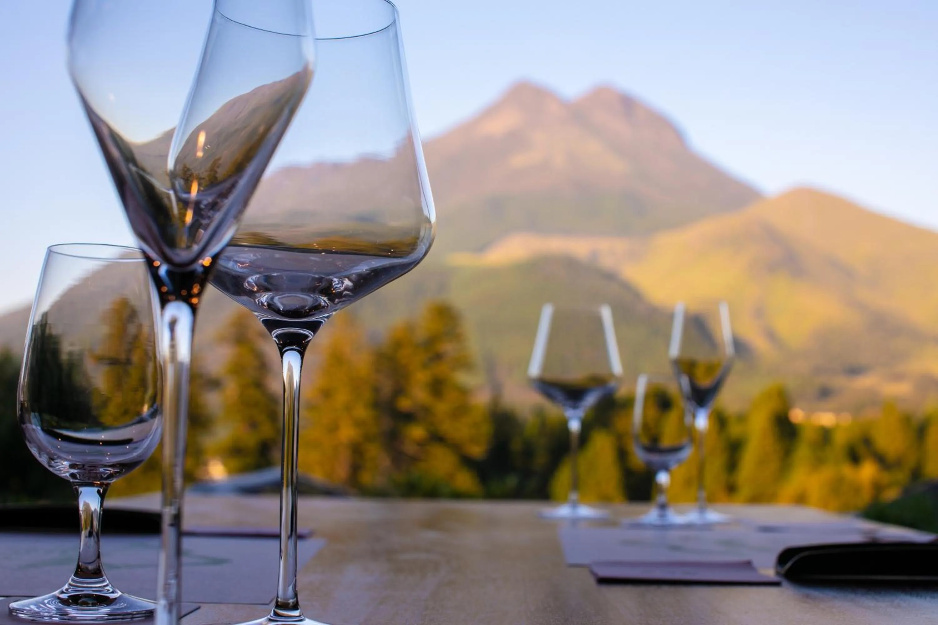 Restaurant/places to eat in Saigakukan