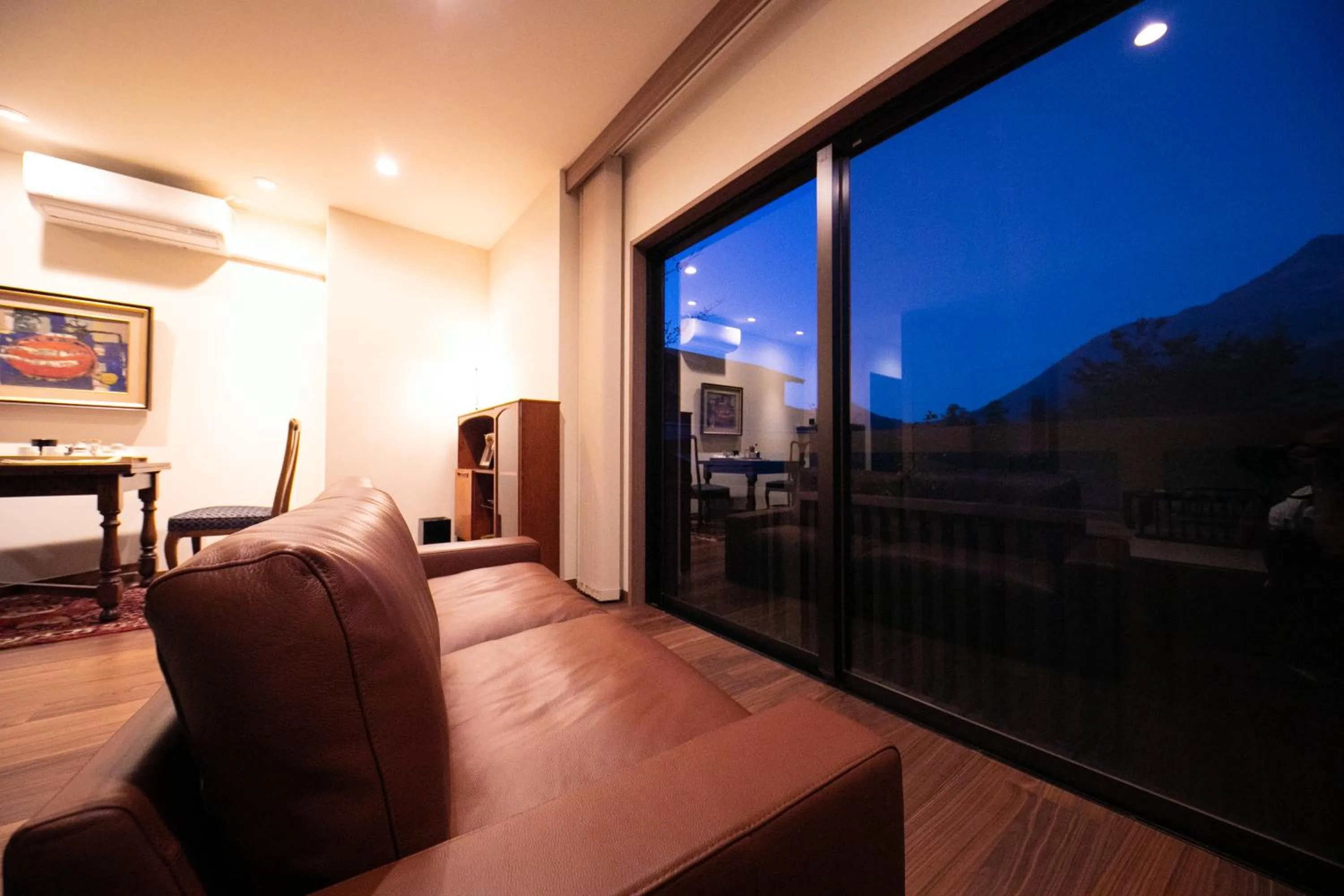 Living room in Saigakukan