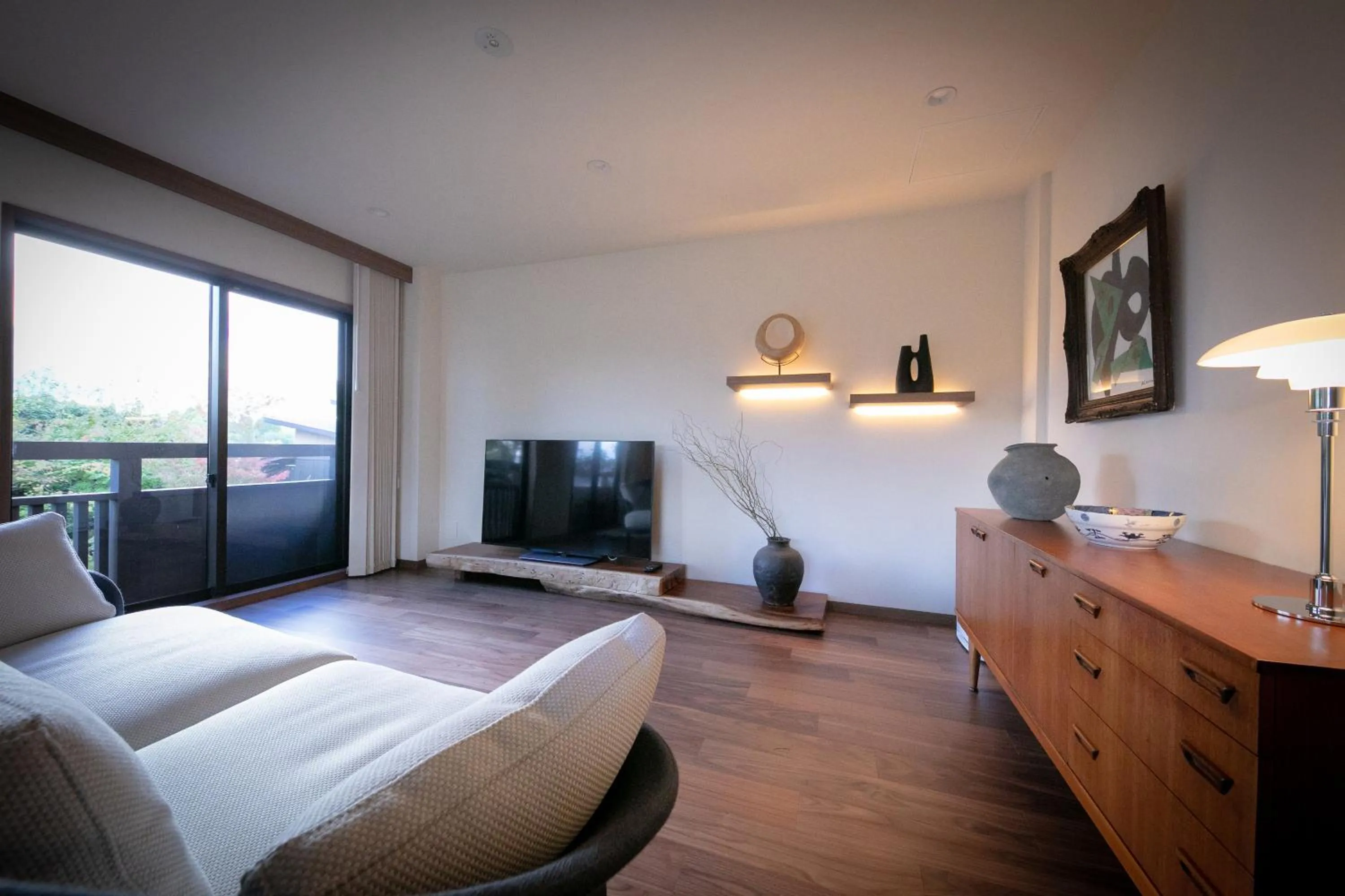 Living room in Saigakukan