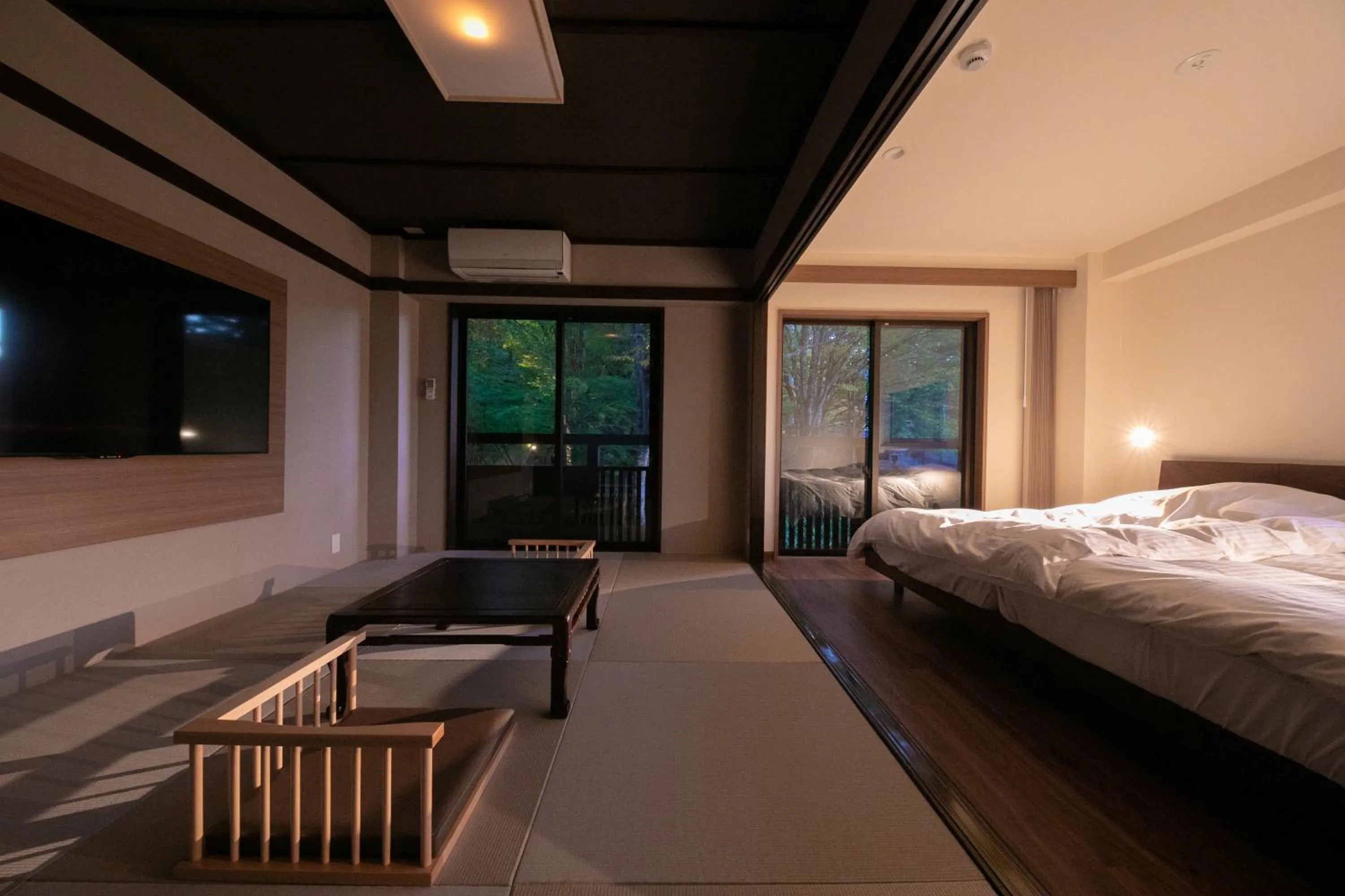 Living room, Bed in Saigakukan