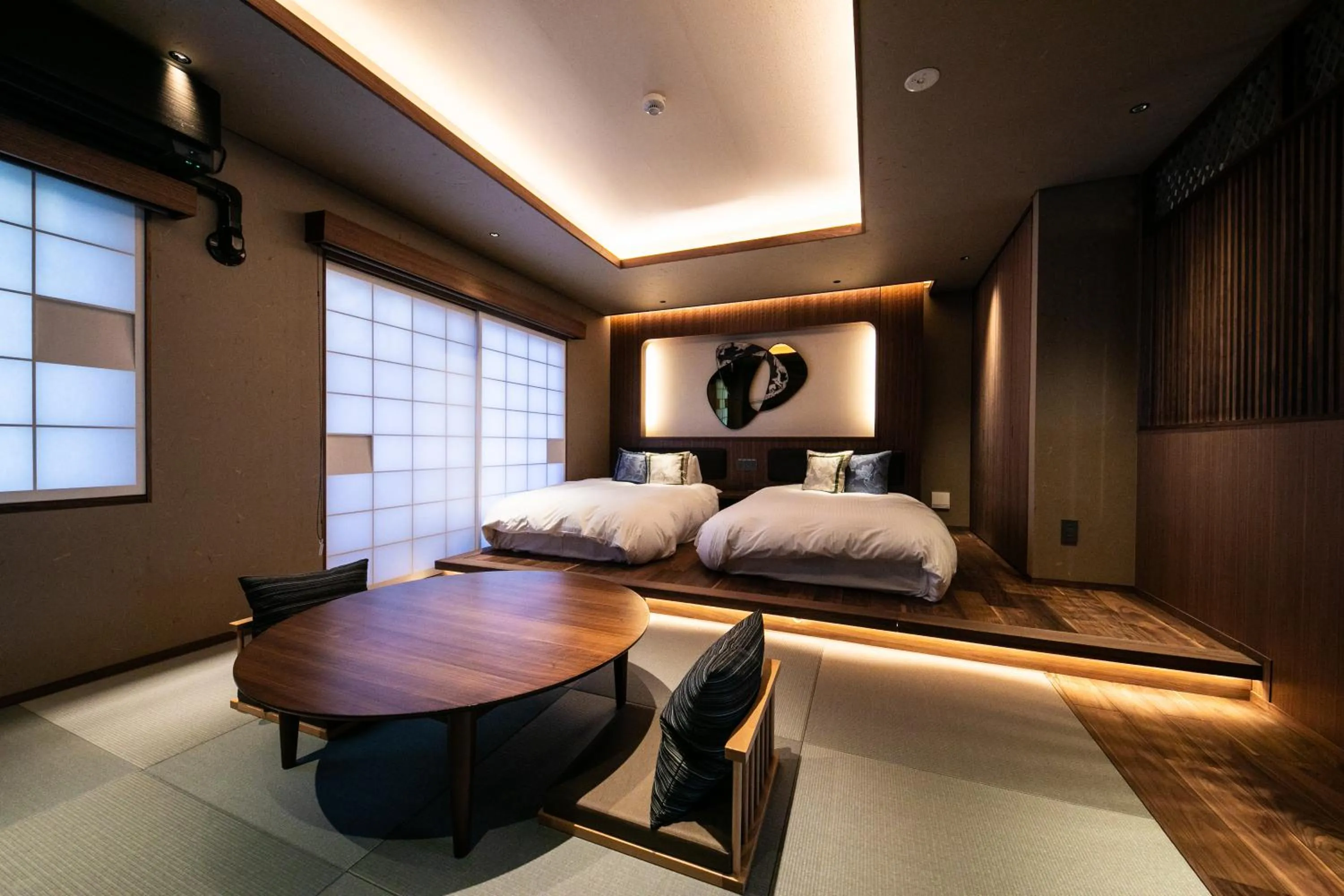 Photo of the whole room, Bed in Saigakukan