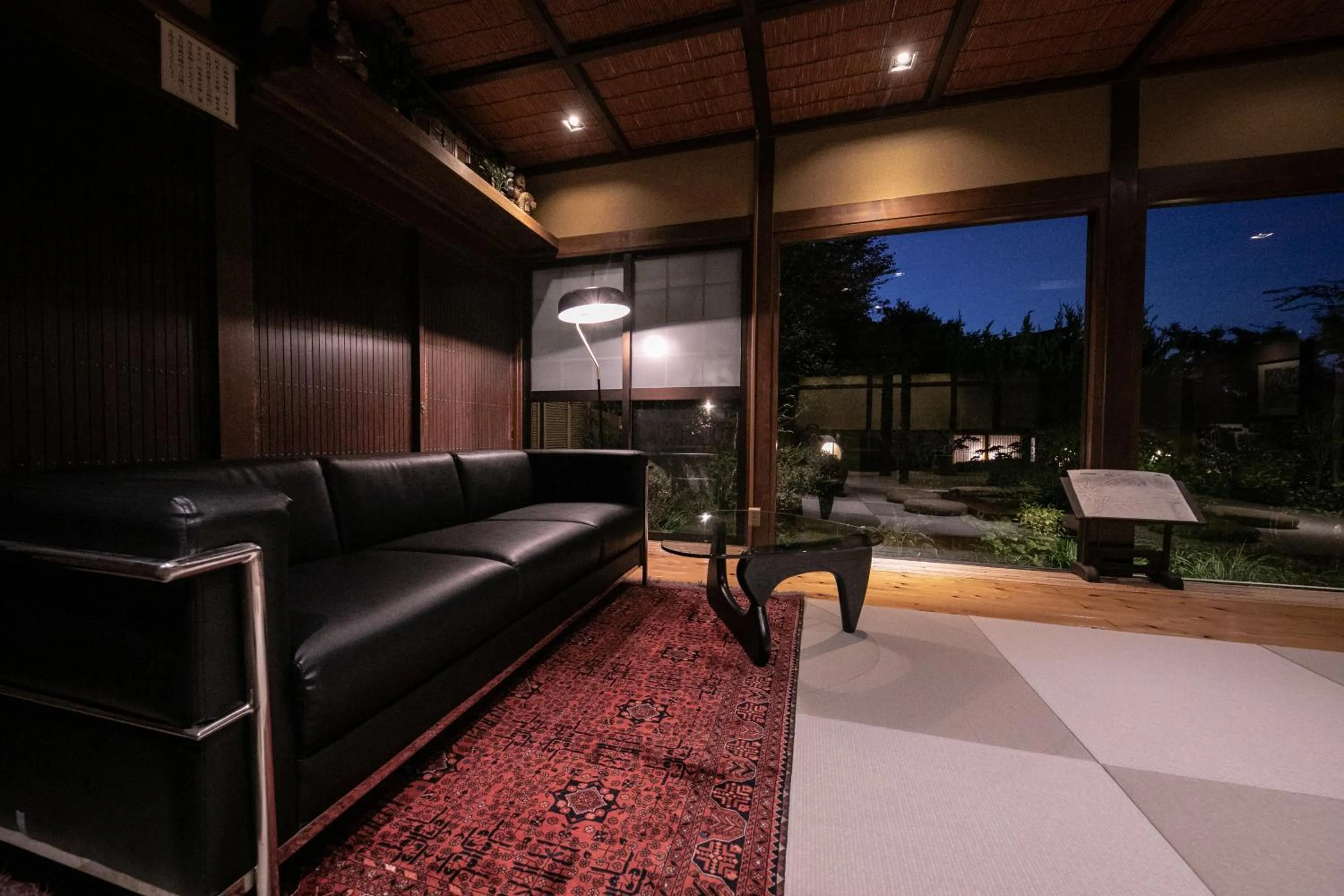 Area and facilities in Saigakukan