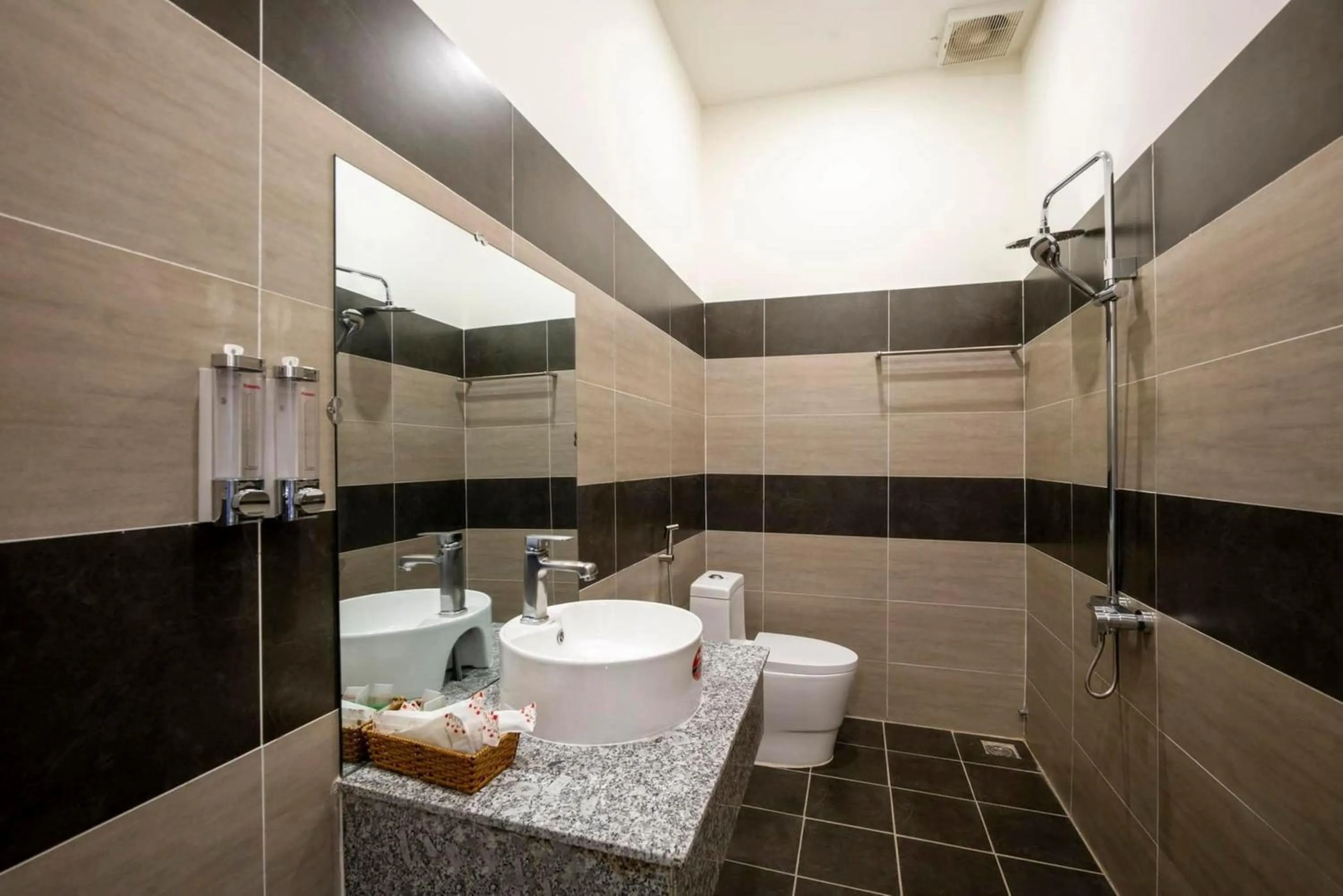 Bathroom in Phú Quốc Hotel