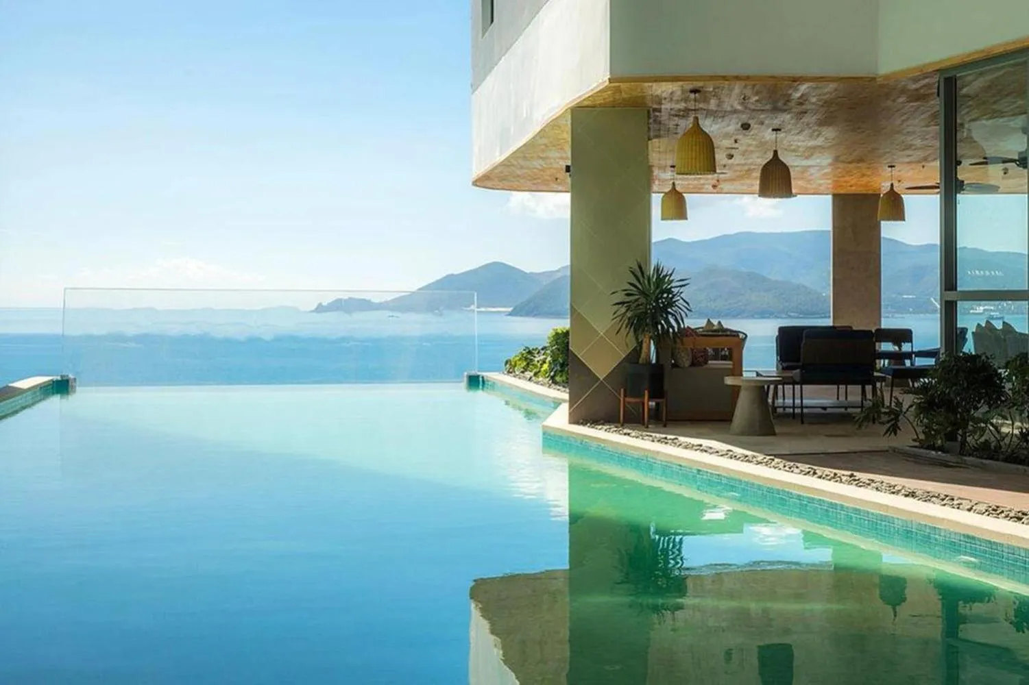 Swimming pool in Wise Stay Panorama Condotel