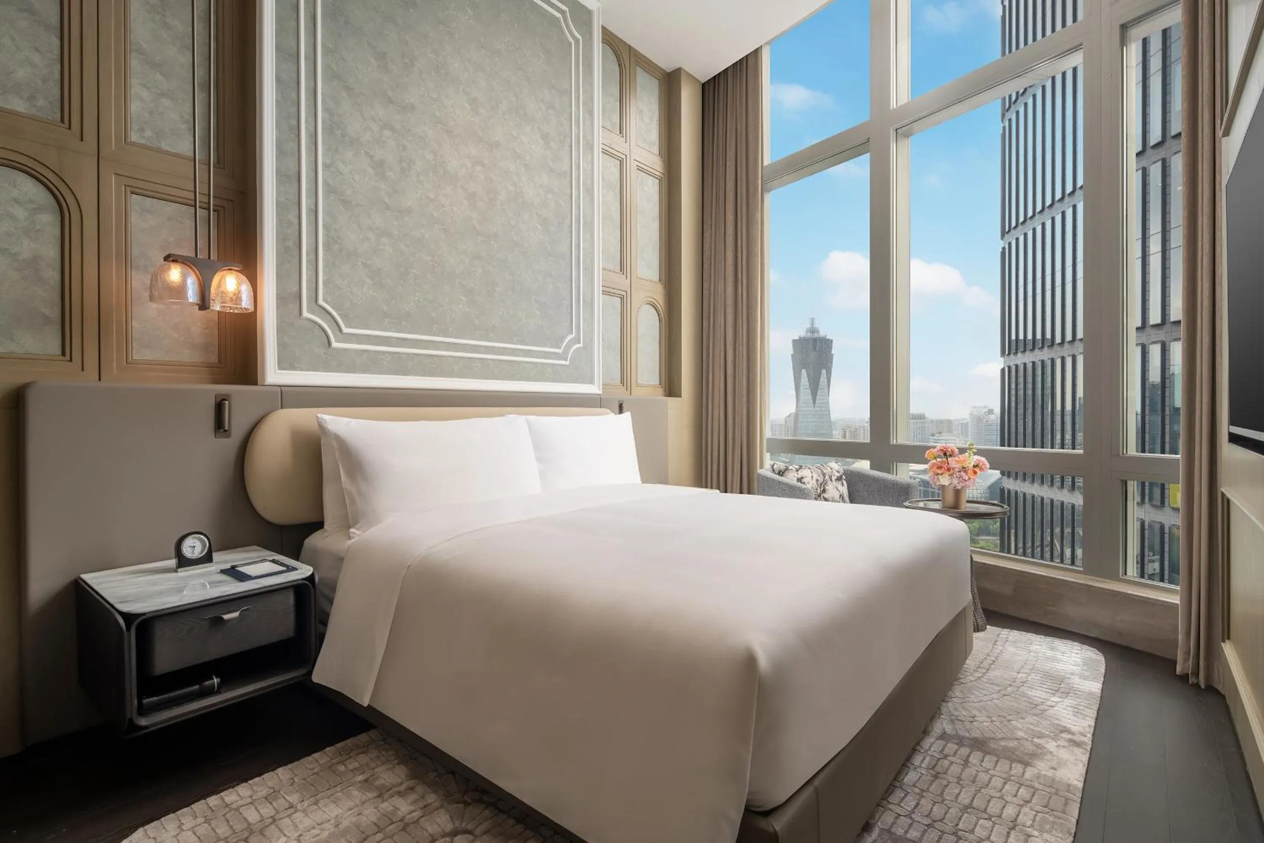 View (from property/room), Bed in Hangzhou Wulin GDA Hotel, Vignette Collection - Nearby the iconic Wulin Square, with only a few minutes' walk to the West Lake
