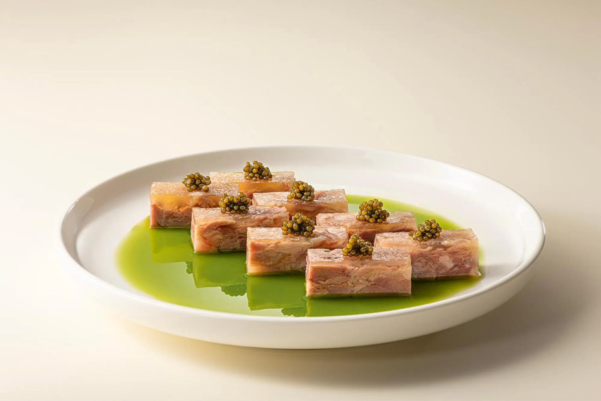 Restaurant/places to eat in Hangzhou Wulin GDA Hotel, Vignette Collection - Nearby the iconic Wulin Square, with only a few minutes' walk to the West Lake