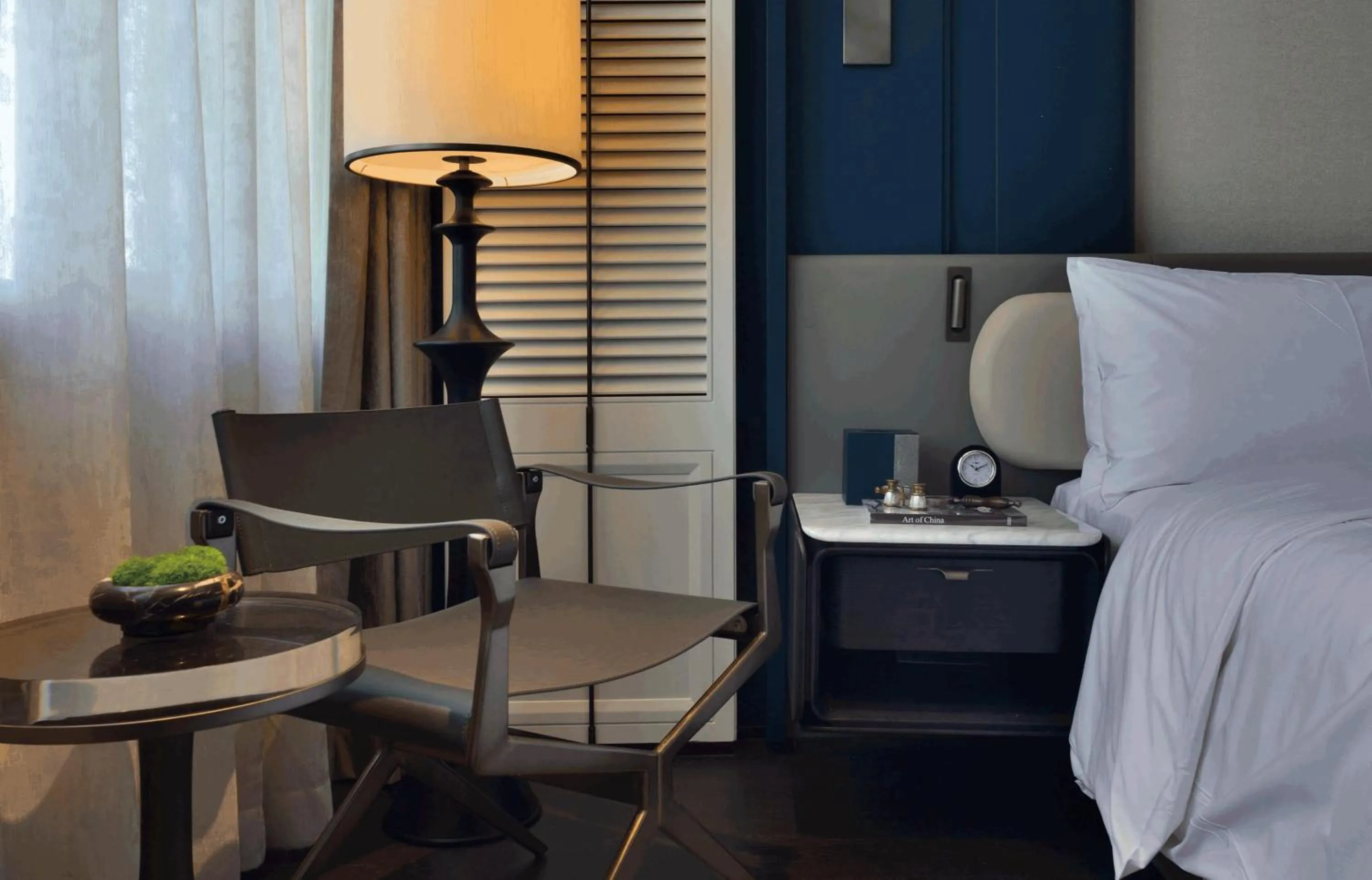 Seating area, Bed in Hangzhou Wulin GDA Hotel, Vignette Collection - Nearby the iconic Wulin Square, with only a few minutes' walk to the West Lake