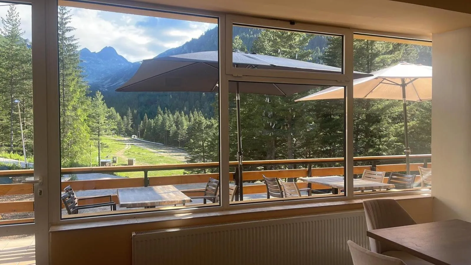 Restaurant/places to eat in Hotel Malyovitsa