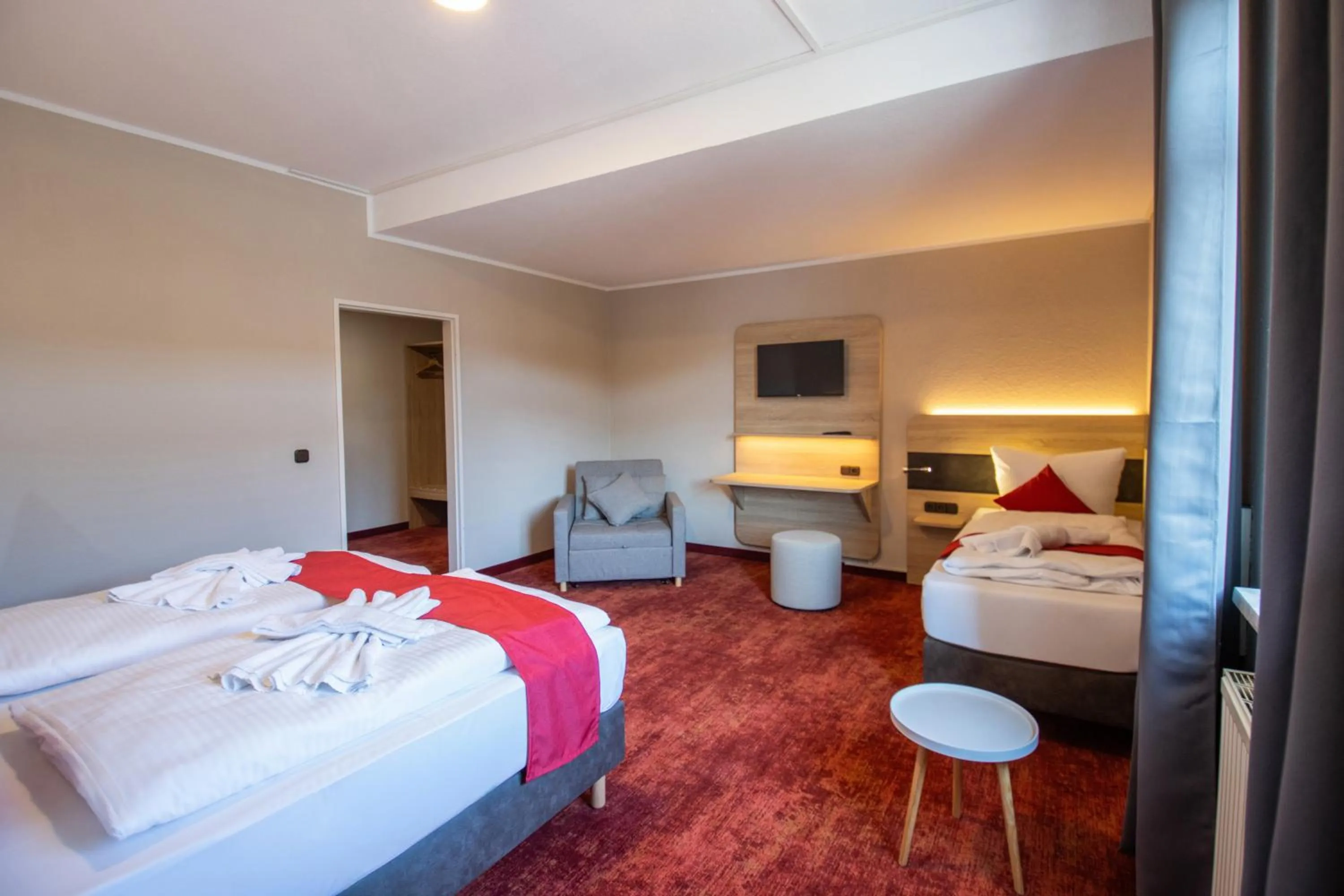 Photo of the whole room, Bed in Hotel Lengenfelder Hof