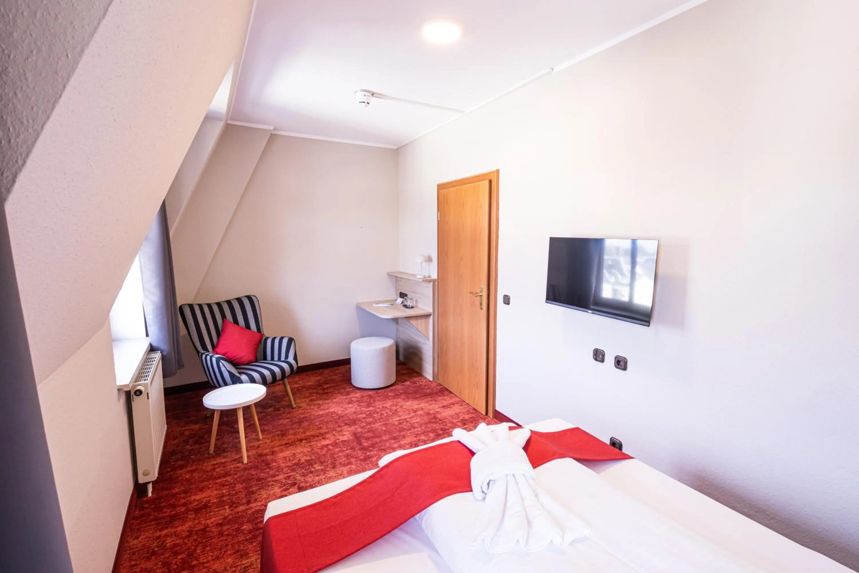 Photo of the whole room, Bed in Hotel Lengenfelder Hof