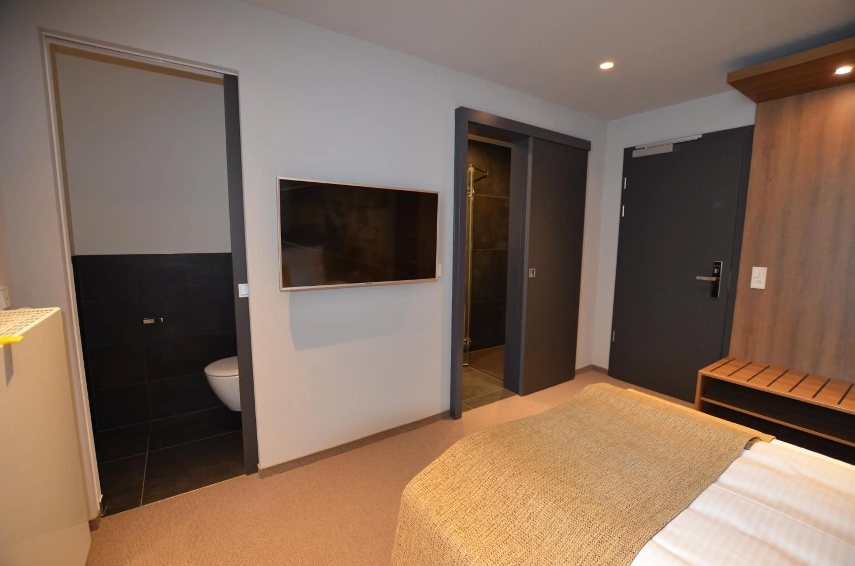 Photo of the whole room, Bed in Boutique Hotel Moselgarten