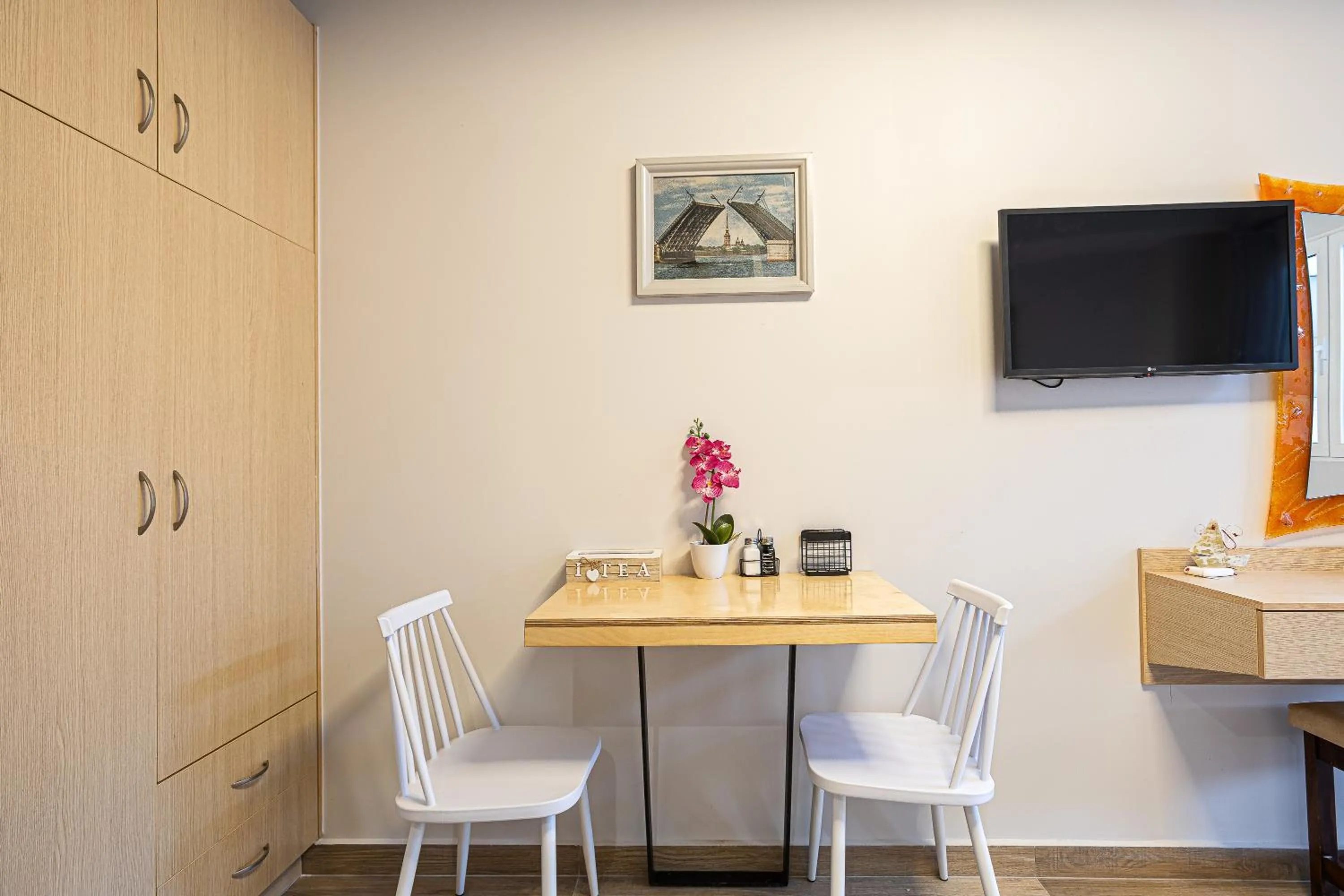 Seating area in Akrogiali Apartments