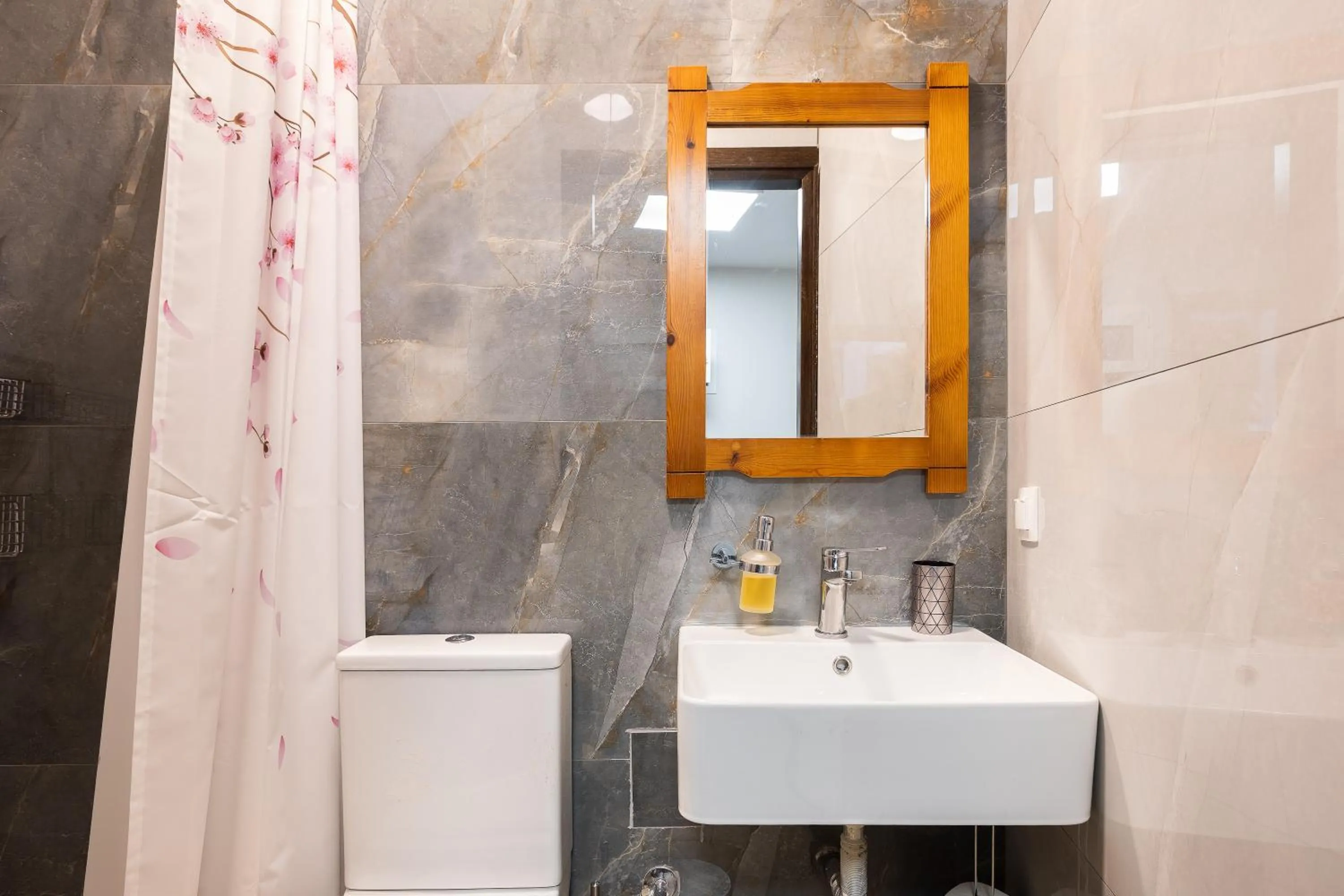 Bathroom in Akrogiali Apartments