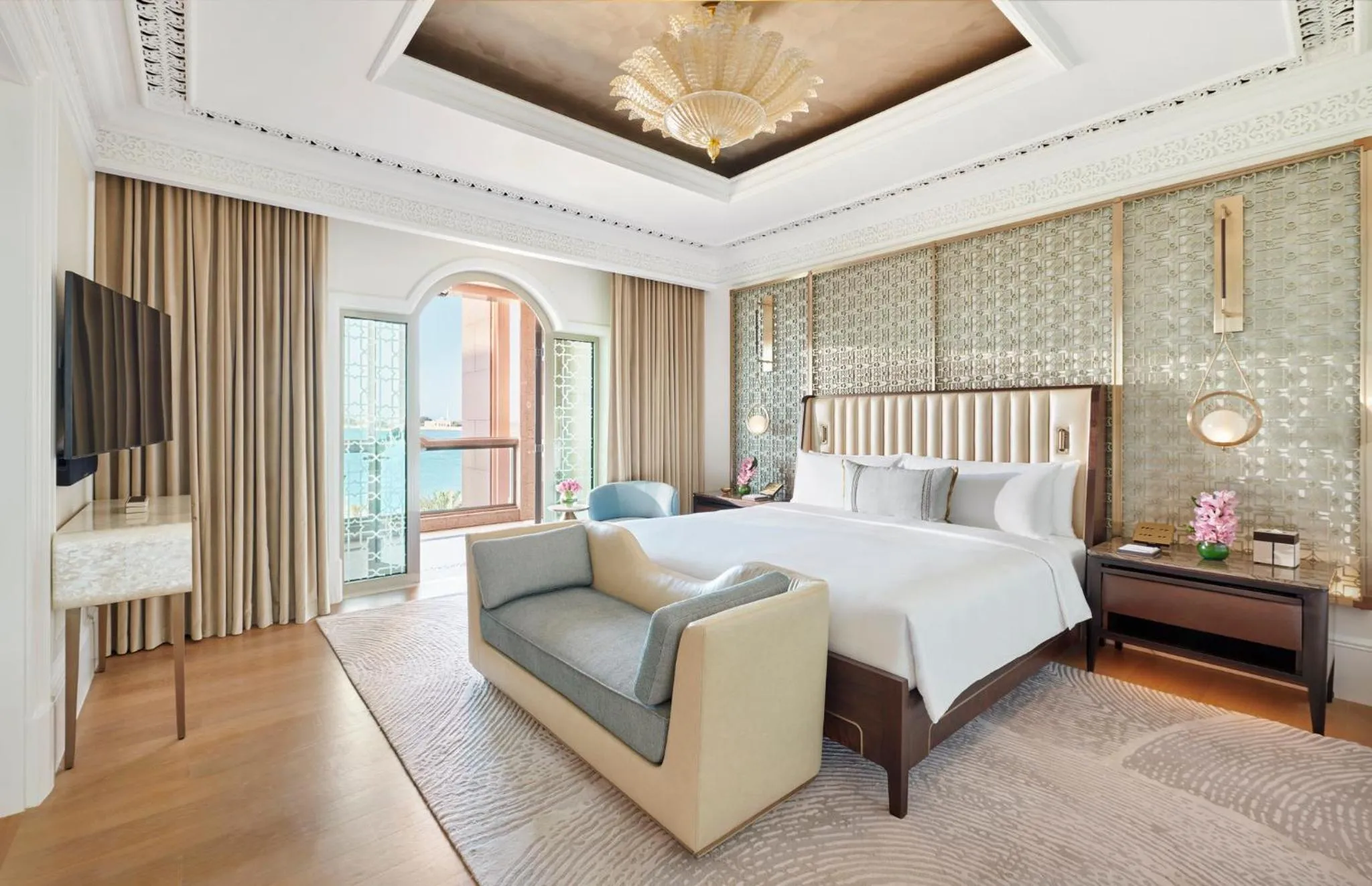 Photo of the whole room, Bed in Emirates Palace Mandarin Oriental, Abu Dhabi